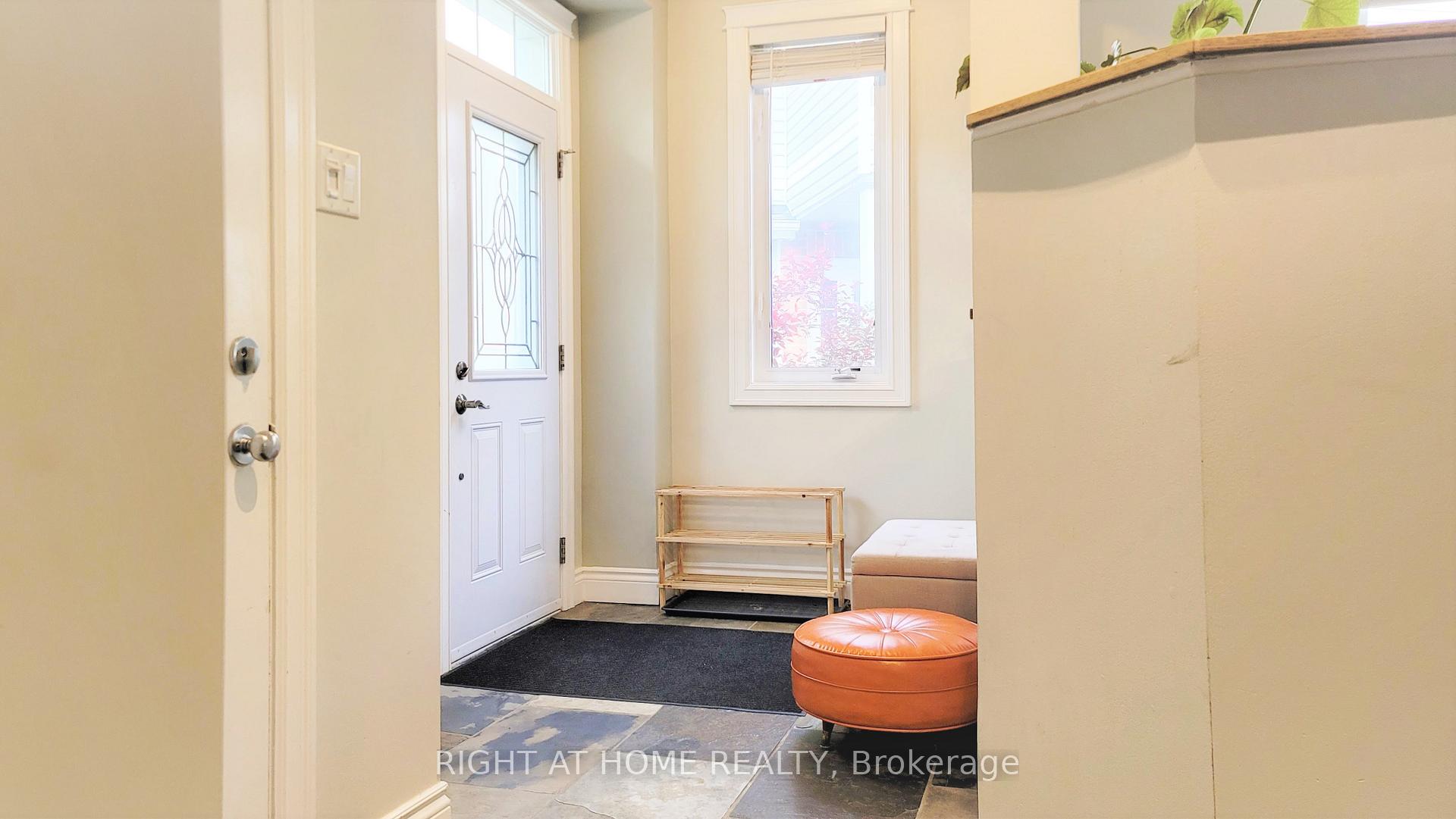 Photo 2 of 542 Aberfoyle Circle, Ottawa, Kanata - Morgan's Grant/South March — HOMEH