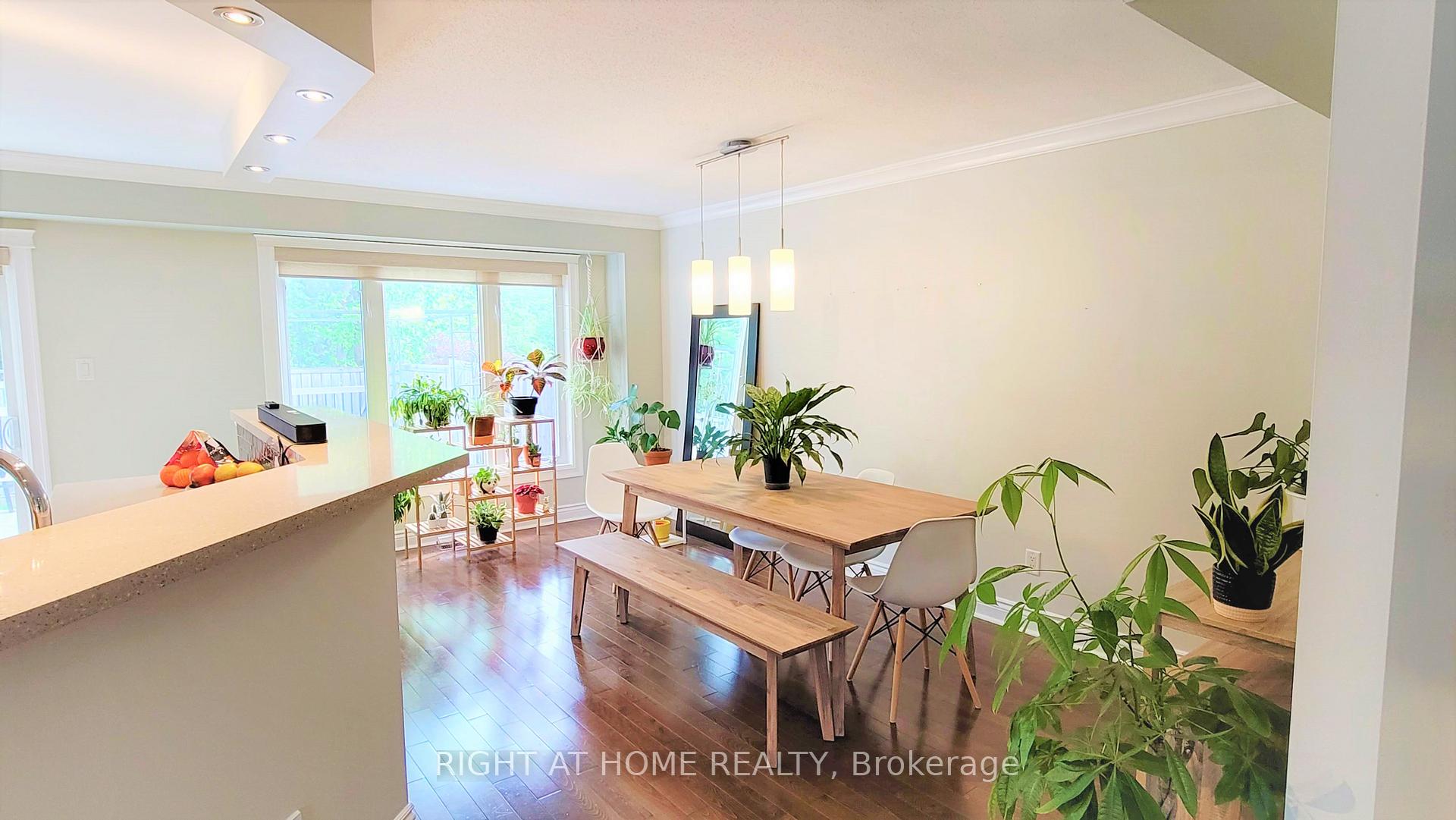 Photo 6 of 542 Aberfoyle Circle, Ottawa, Kanata - Morgan's Grant/South March — HOMEH