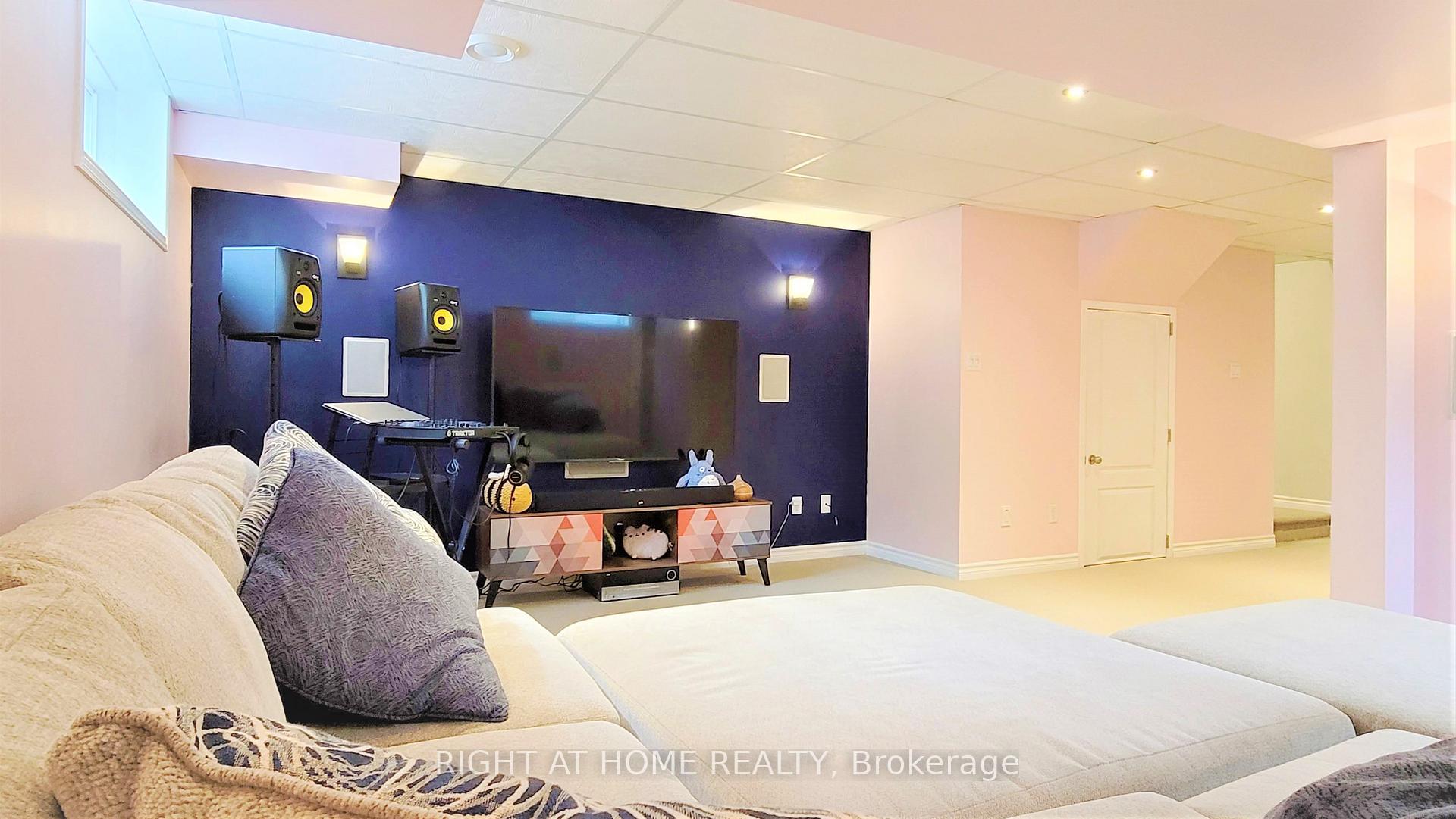 Photo 21 of 542 Aberfoyle Circle, Ottawa, Kanata - Morgan's Grant/South March — HOMEH
