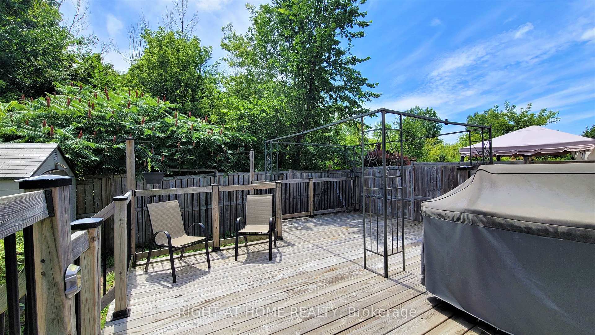 Photo 24 of 542 Aberfoyle Circle, Ottawa, Kanata - Morgan's Grant/South March — HOMEH