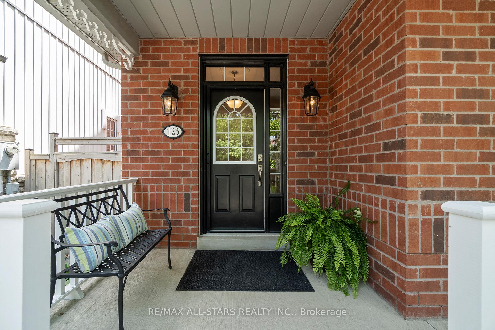 Photo 3 of 123 The Fairways, Markham, Angus Glen — HOMEH