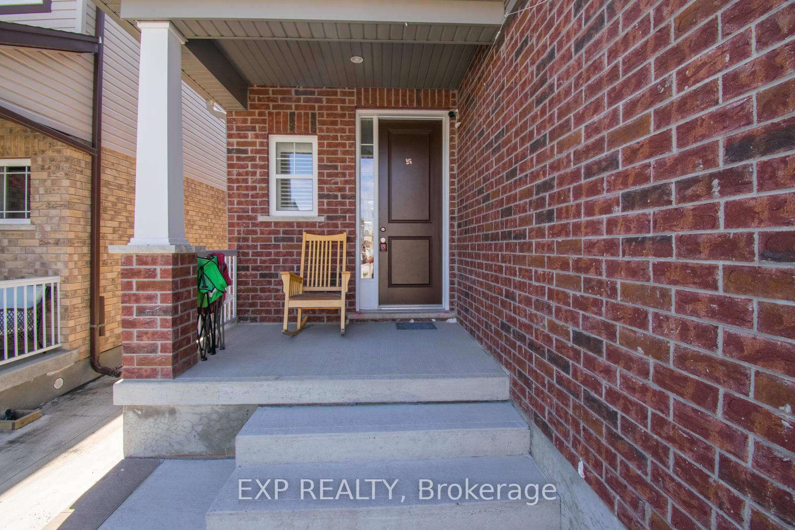 Photo 2 of 14 Willowrun Drive, Kitchener, Grand River South — HOMEH