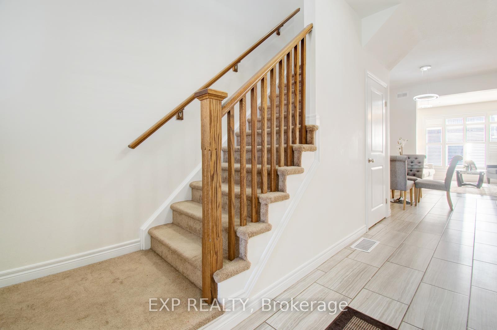 Photo 5 of 14 Willowrun Drive, Kitchener, Grand River South — HOMEH