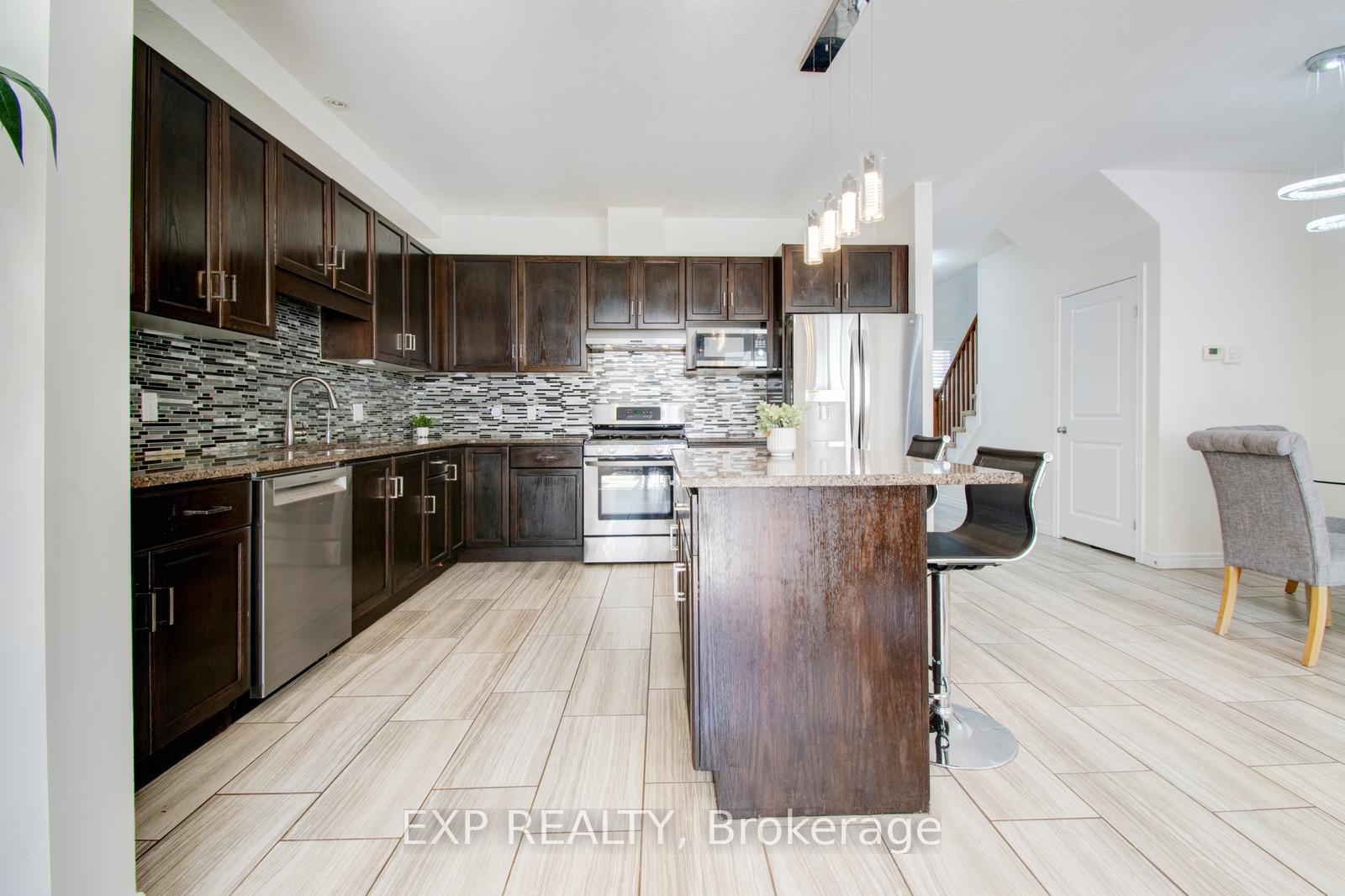 Photo 10 of 14 Willowrun Drive, Kitchener, Grand River South — HOMEH