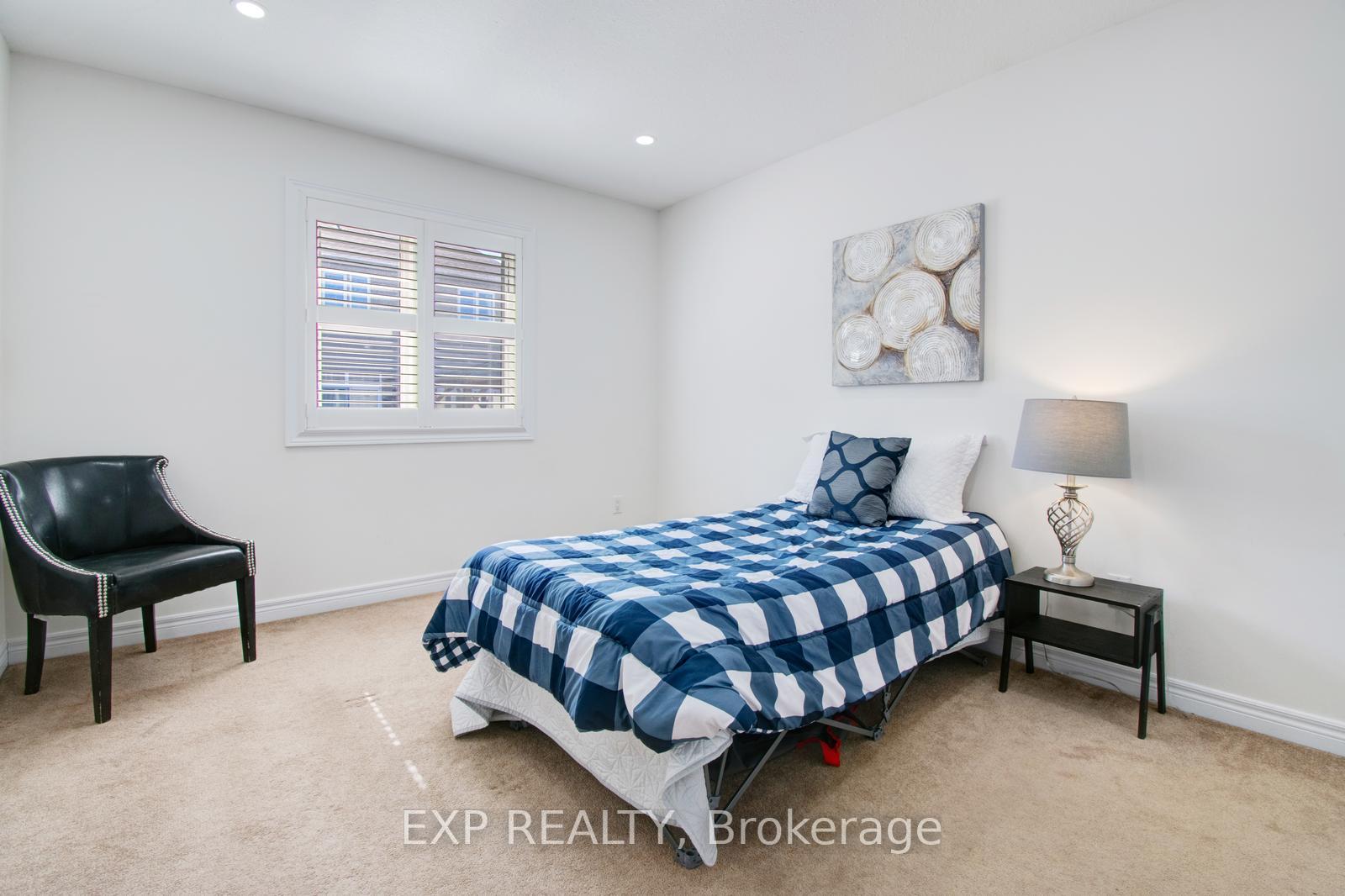 Photo 32 of 14 Willowrun Drive, Kitchener, Grand River South — HOMEH