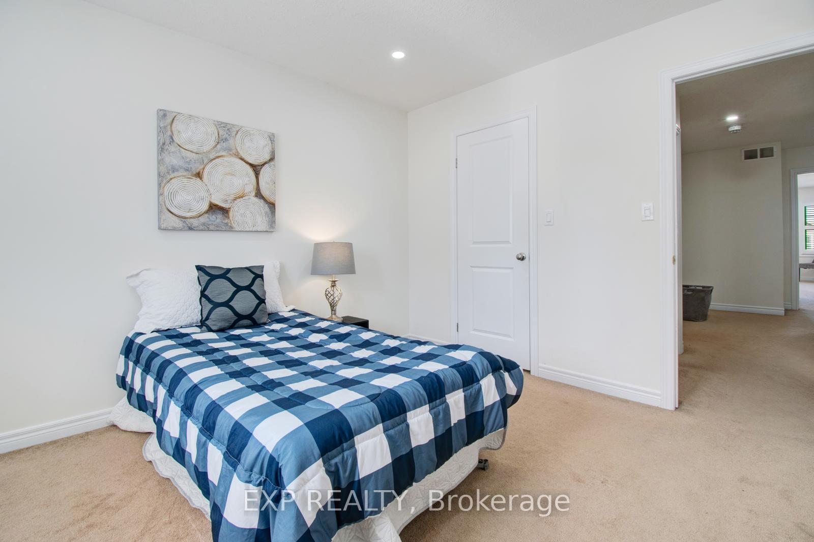 Photo 33 of 14 Willowrun Drive, Kitchener, Grand River South — HOMEH