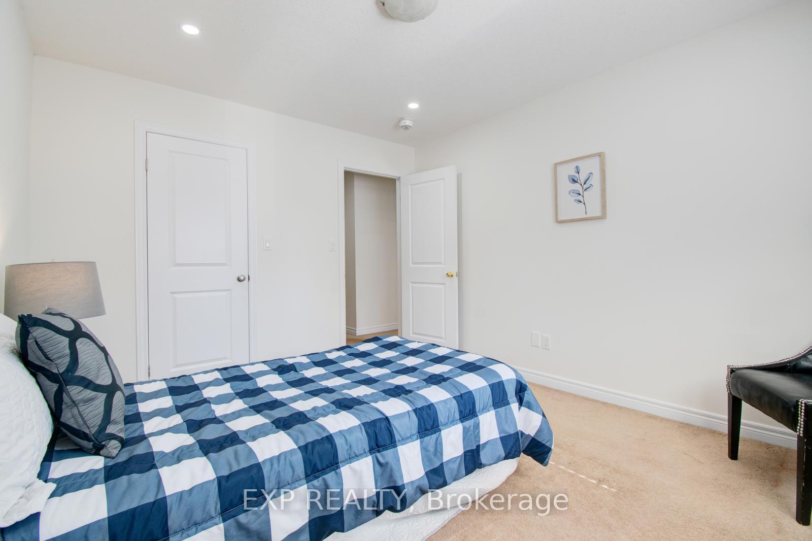 Photo 34 of 14 Willowrun Drive, Kitchener, Grand River South — HOMEH