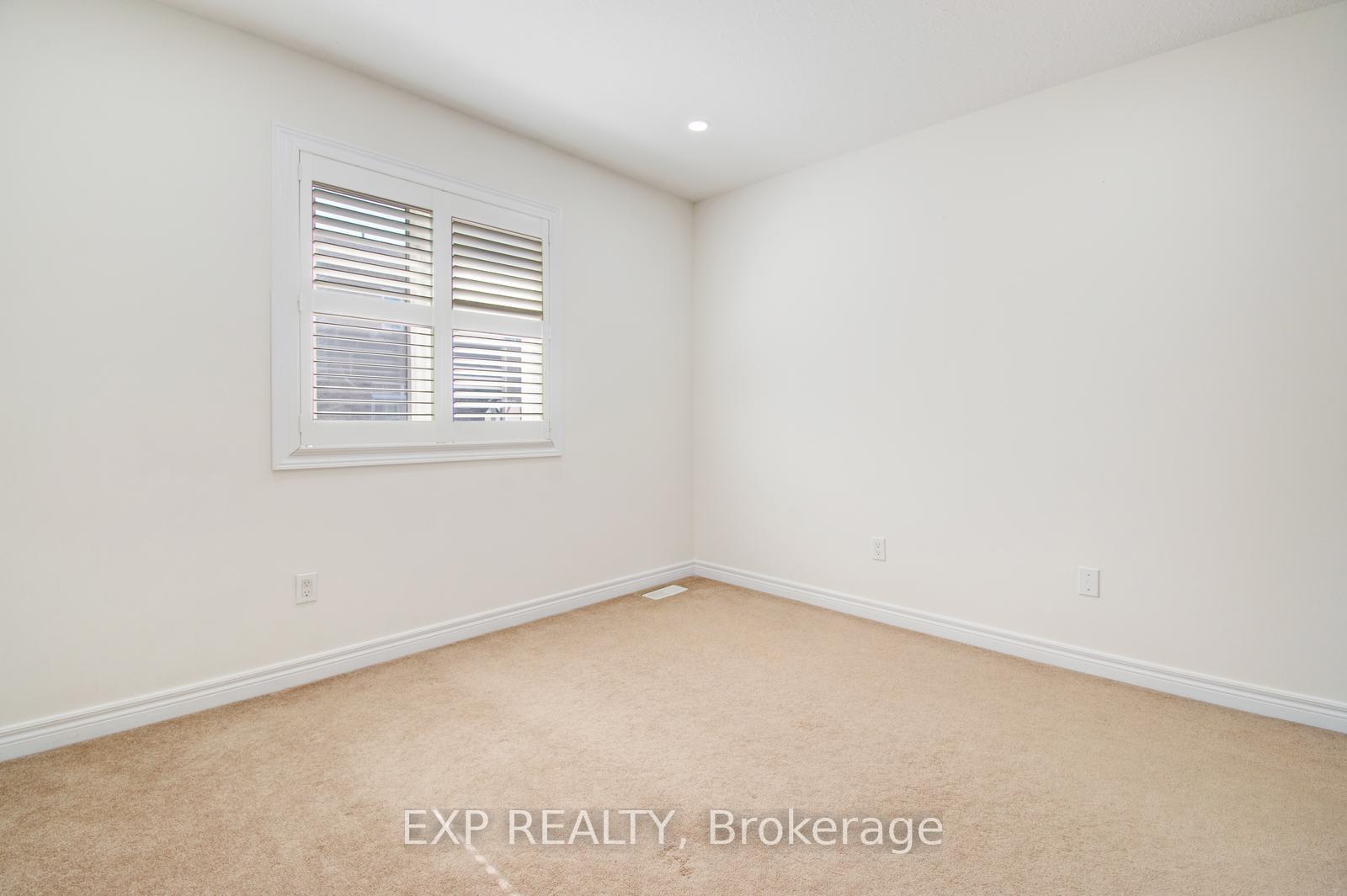 Photo 41 of 14 Willowrun Drive, Kitchener, Grand River South — HOMEH