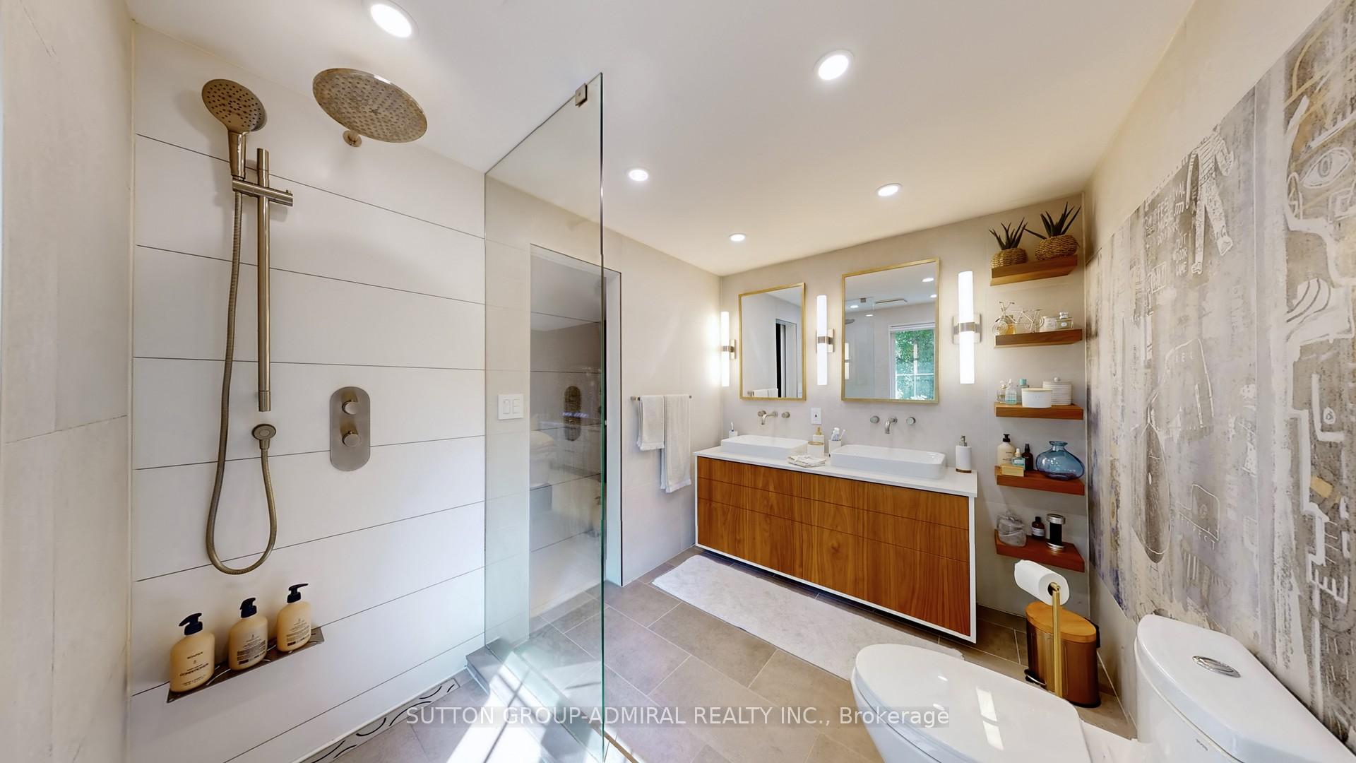 Photo 21 of 38 Blue Spruce Lane, Markham, Royal Orchard — HOMEH