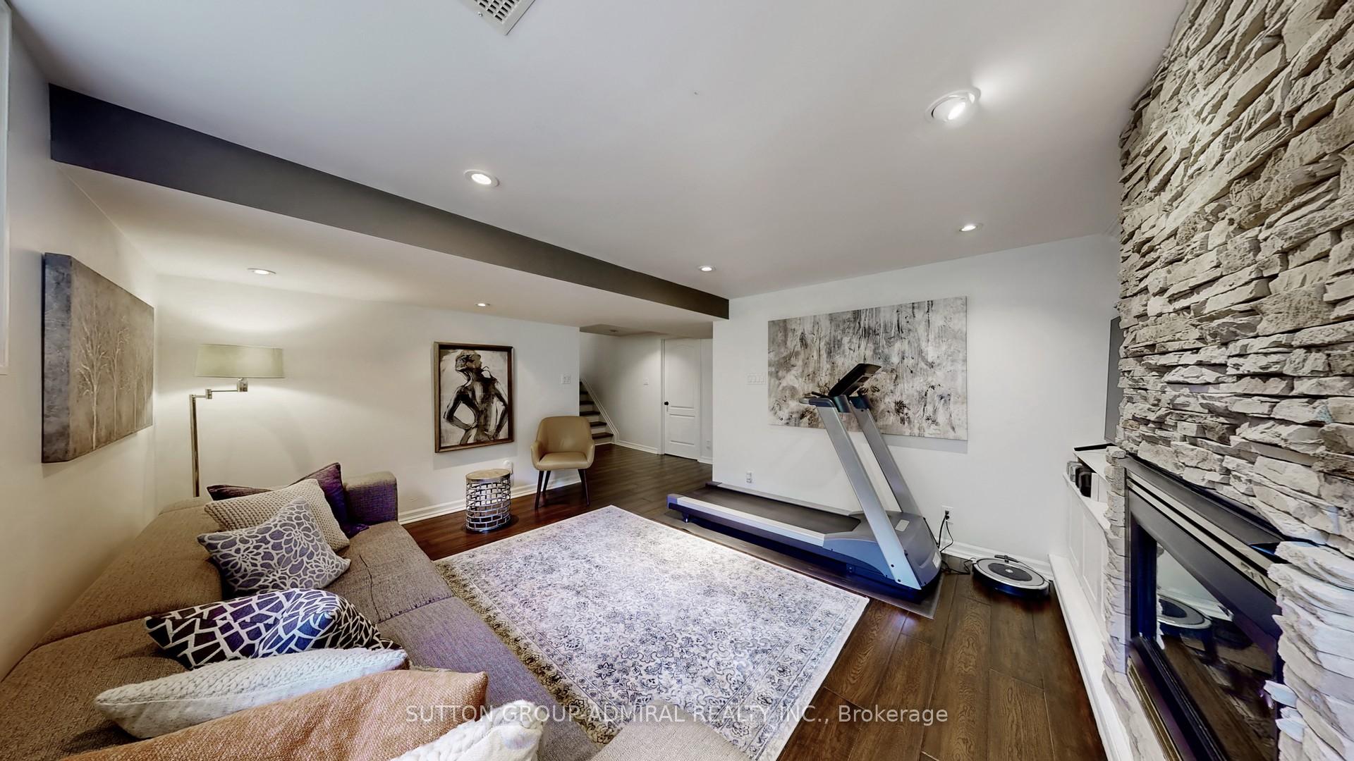 Photo 27 of 38 Blue Spruce Lane, Markham, Royal Orchard — HOMEH
