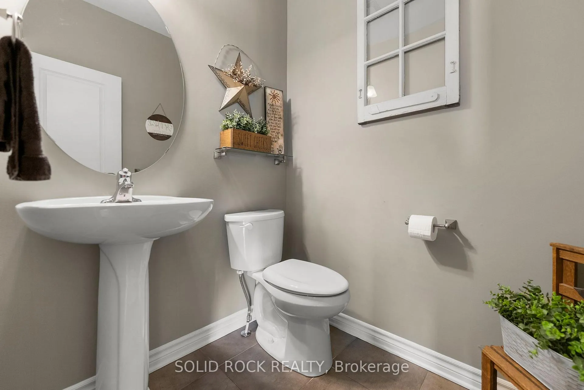 Photo 8 of 182 Arthur Street, Arnprior — HOMEH
