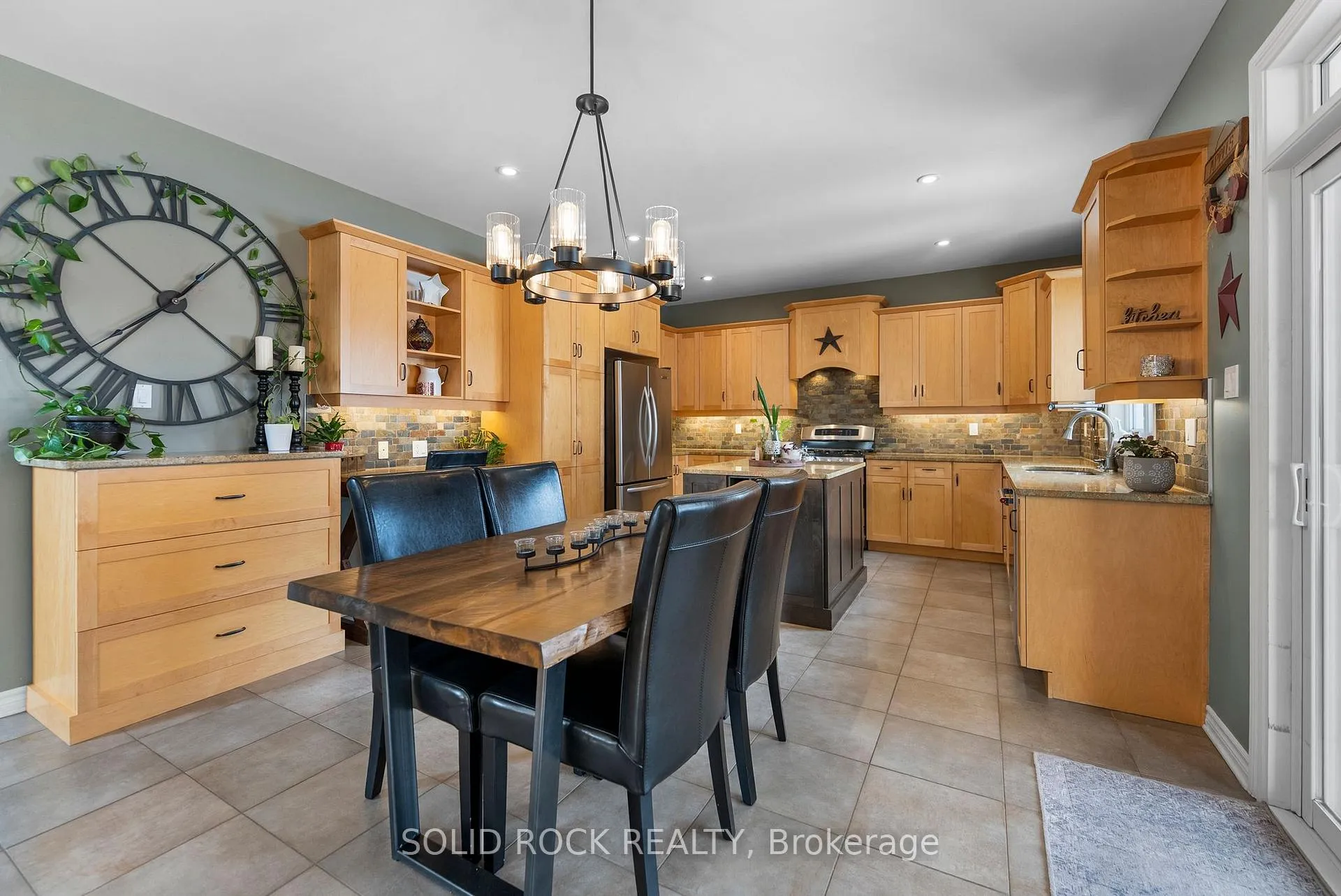 Photo 14 of 182 Arthur Street, Arnprior — HOMEH