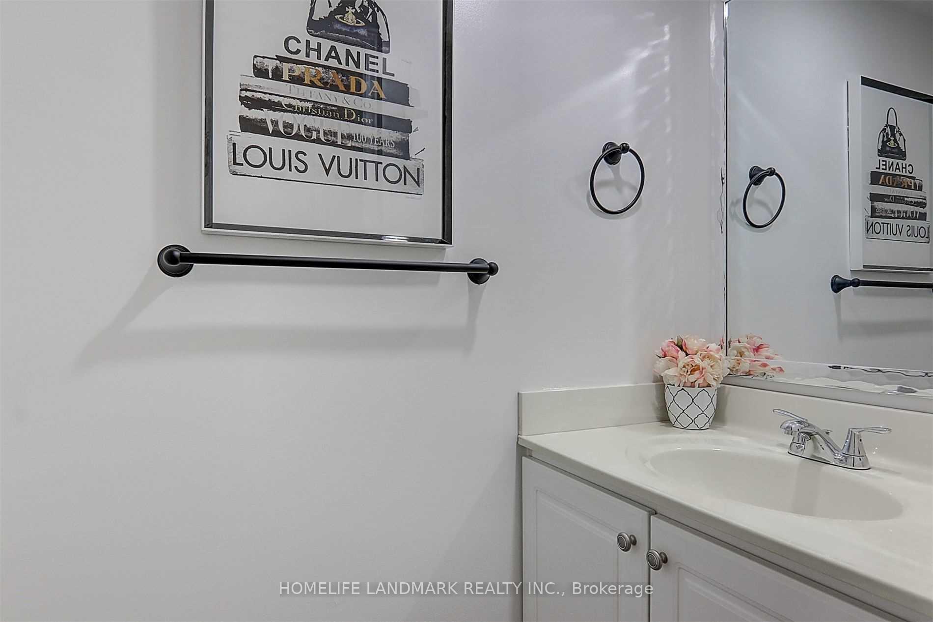 Photo 4 of 17 Debden Road, Markham, Milliken Mills East — HOMEH