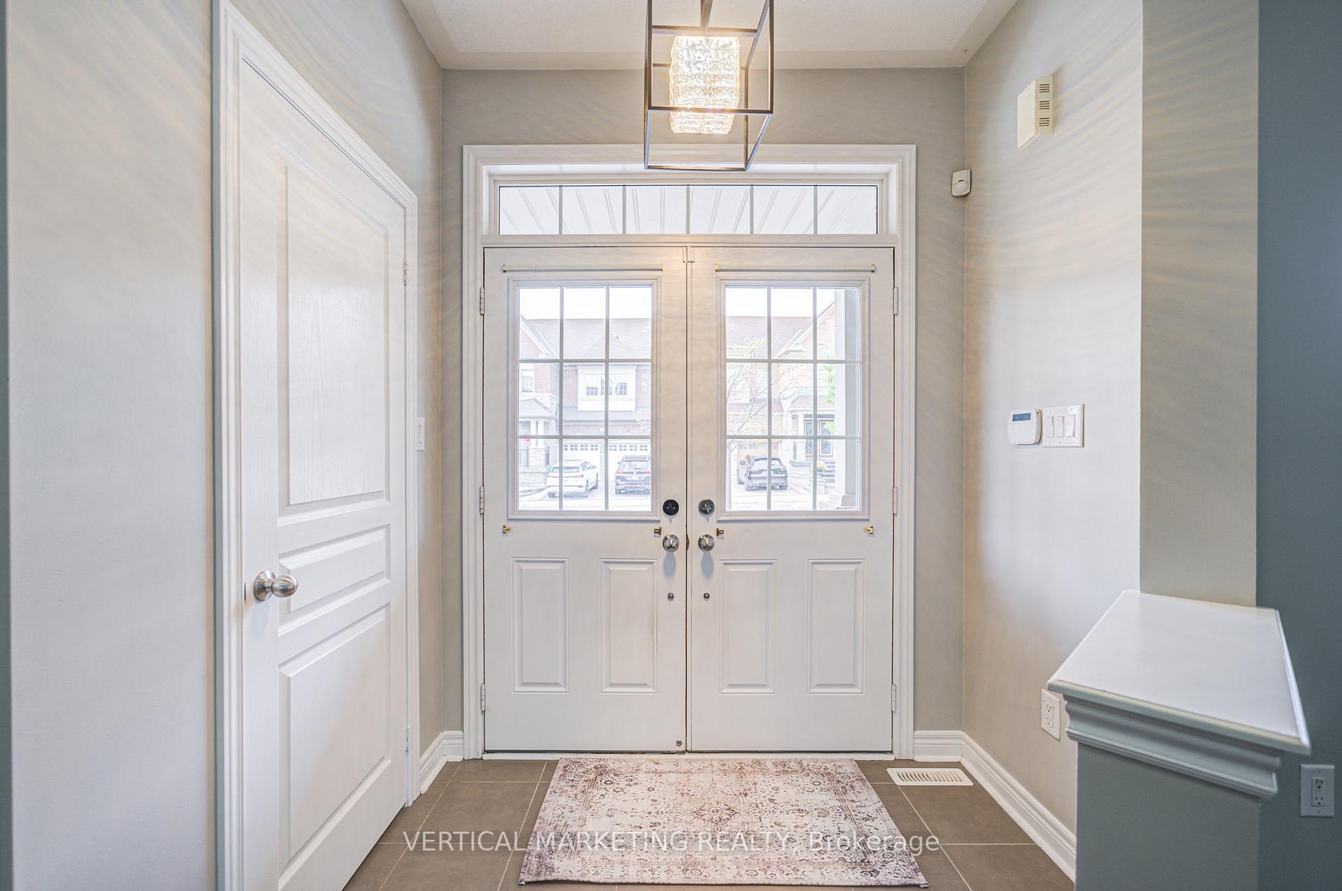 Photo 3 of 141 Beckett Avenue, Markham, Berczy — HOMEH