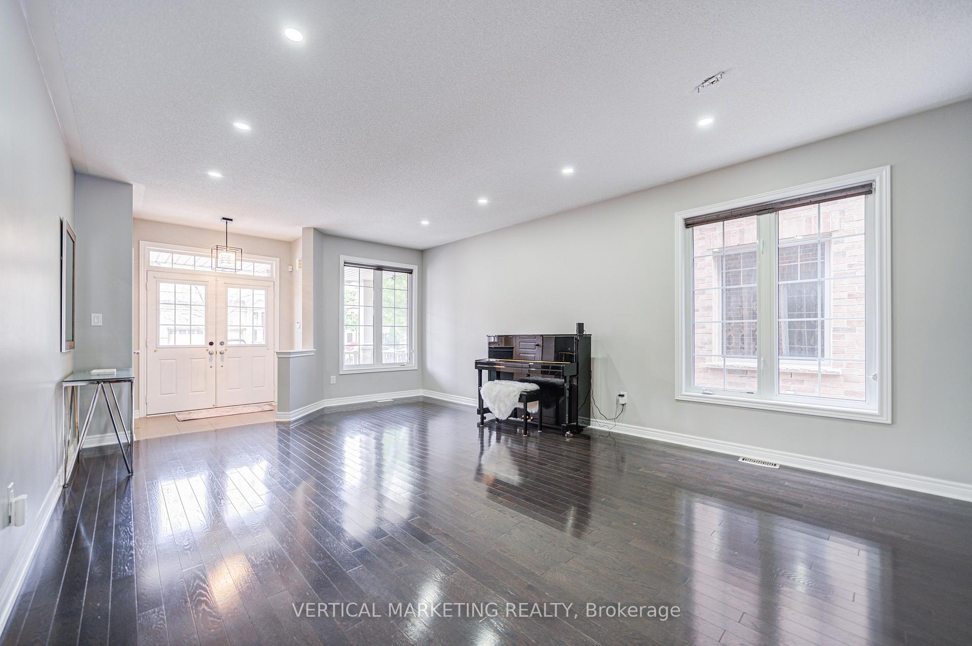 Photo 6 of 141 Beckett Avenue, Markham, Berczy — HOMEH