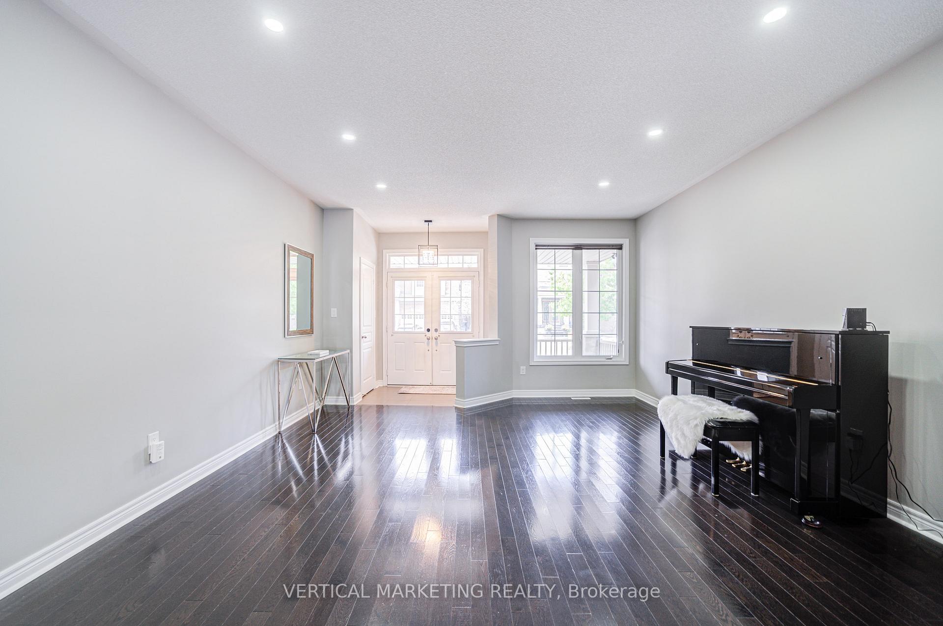 Photo 7 of 141 Beckett Avenue, Markham, Berczy — HOMEH