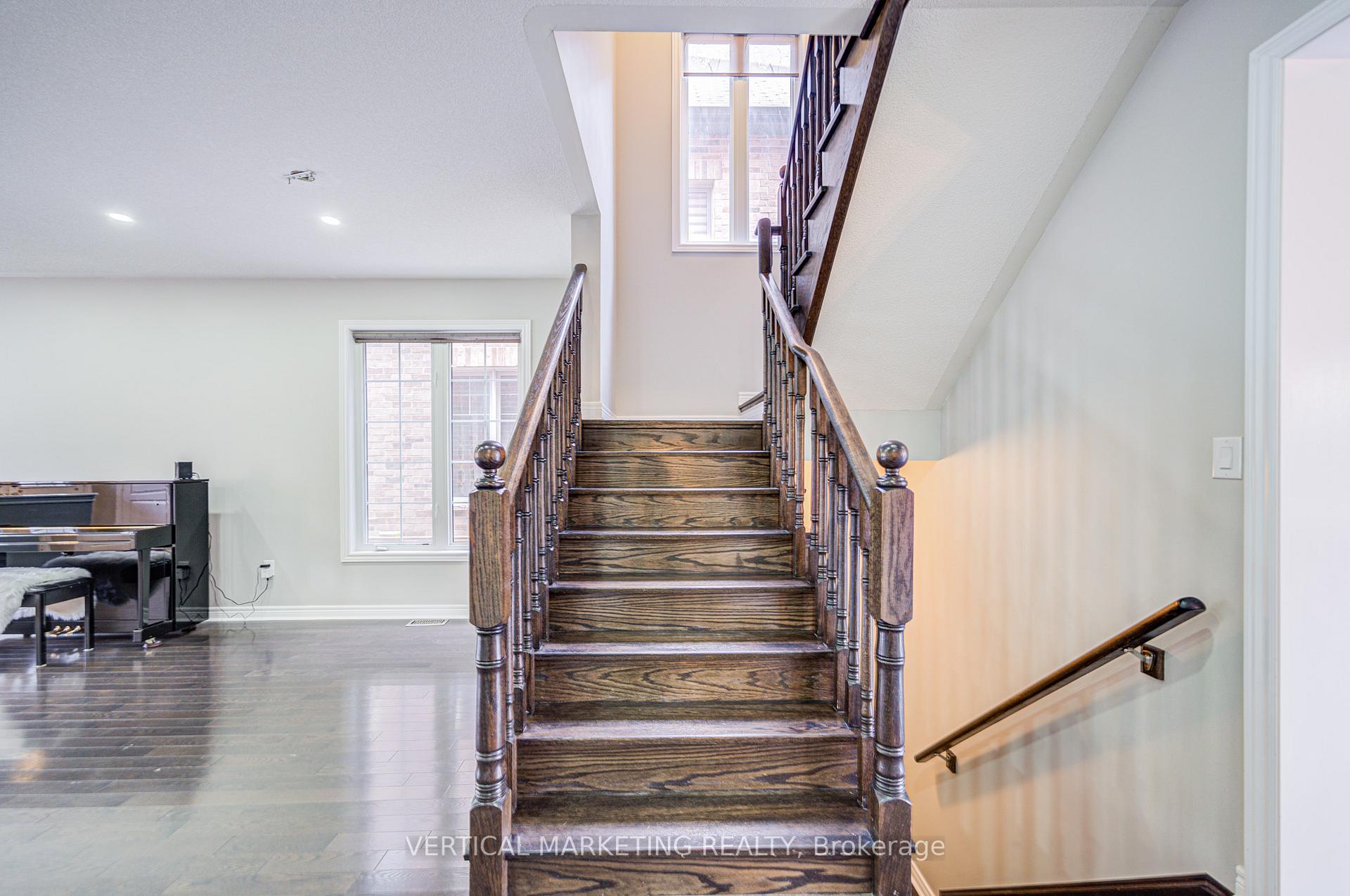 Photo 10 of 141 Beckett Avenue, Markham, Berczy — HOMEH