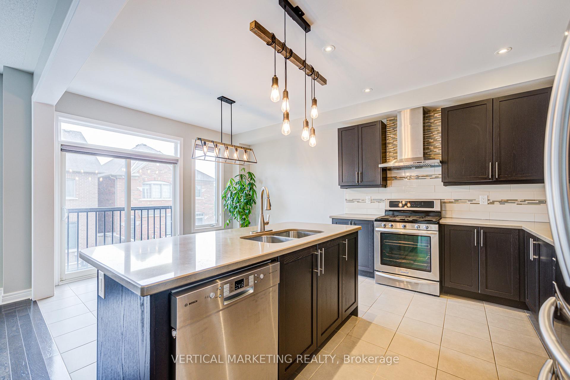 Photo 11 of 141 Beckett Avenue, Markham, Berczy — HOMEH