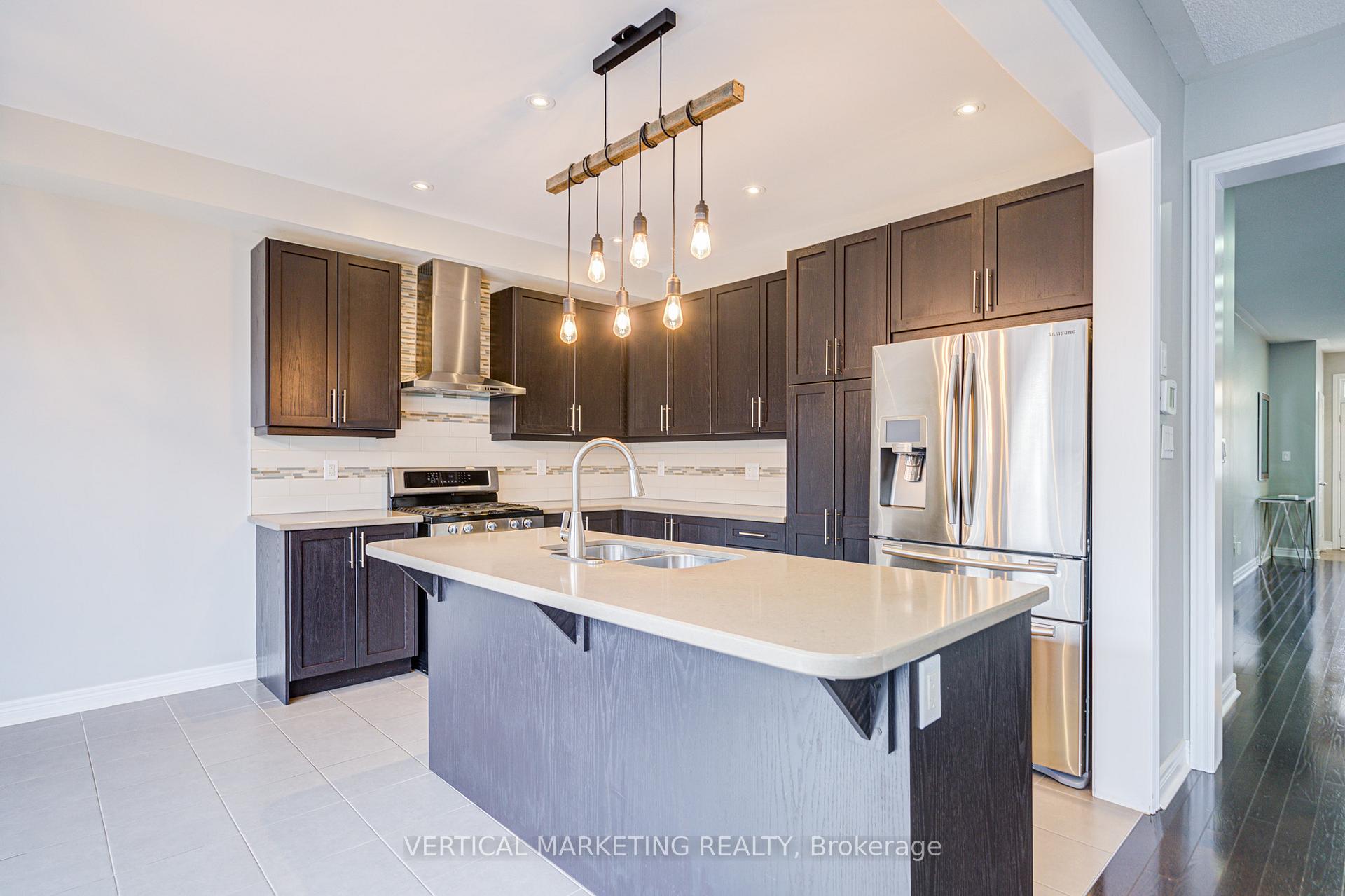 Photo 12 of 141 Beckett Avenue, Markham, Berczy — HOMEH