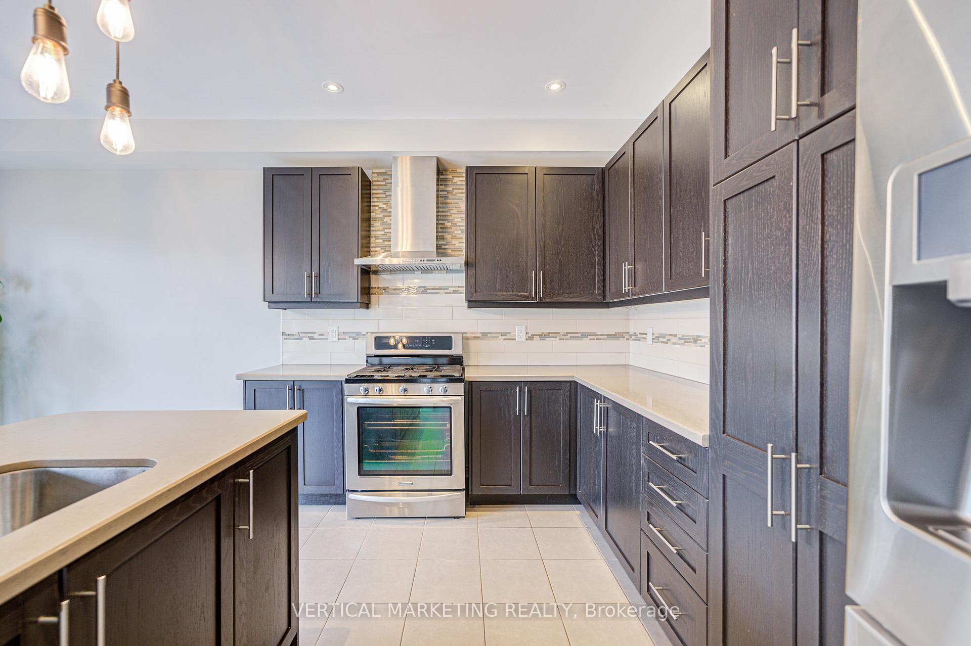 Photo 13 of 141 Beckett Avenue, Markham, Berczy — HOMEH