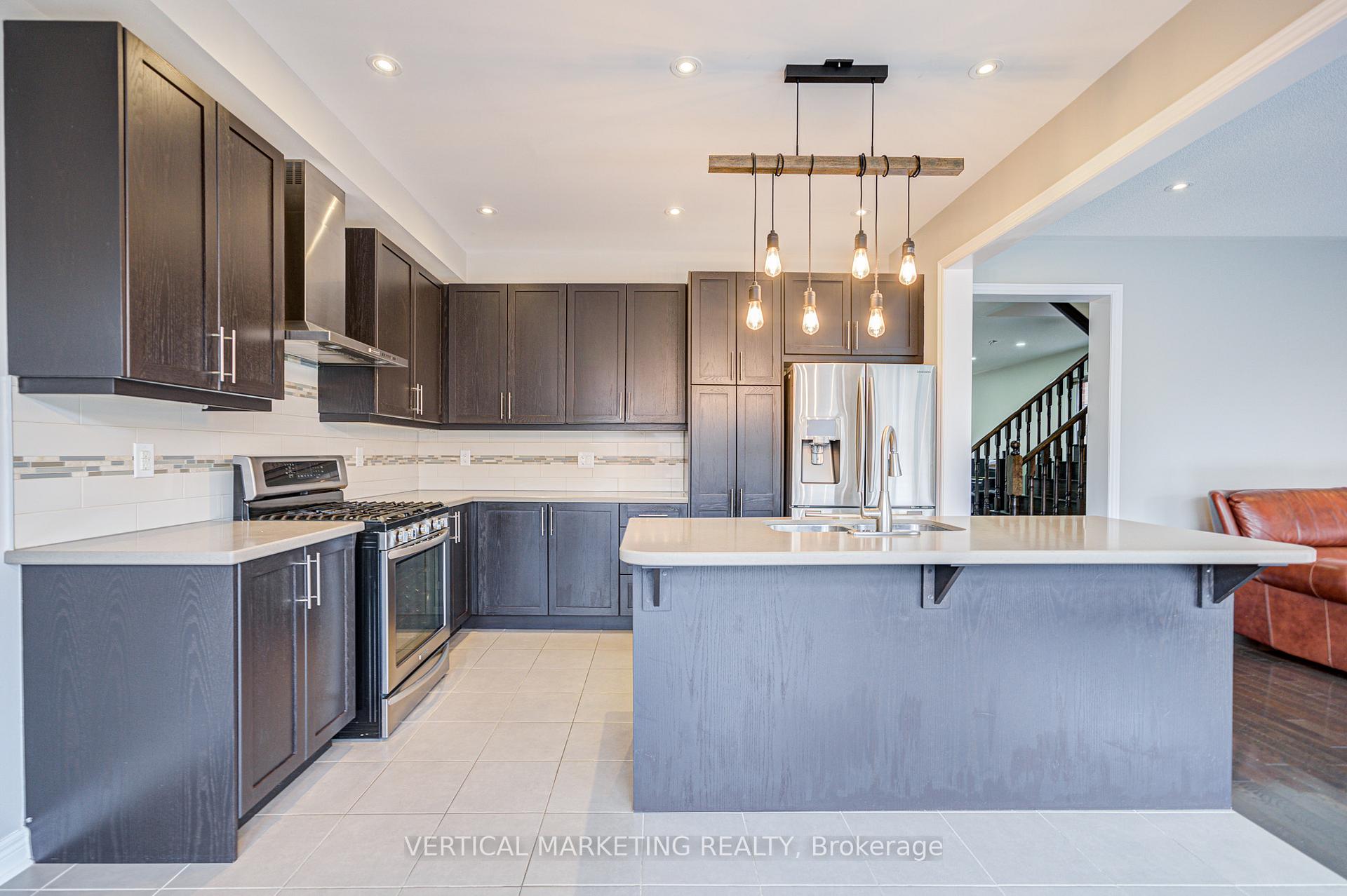 Photo 14 of 141 Beckett Avenue, Markham, Berczy — HOMEH