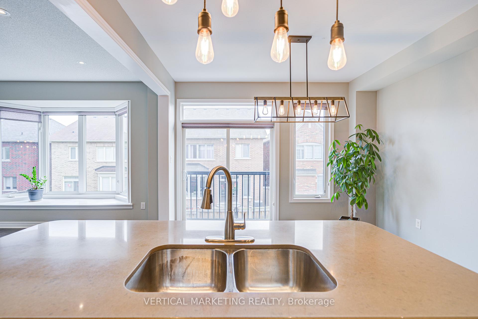Photo 15 of 141 Beckett Avenue, Markham, Berczy — HOMEH
