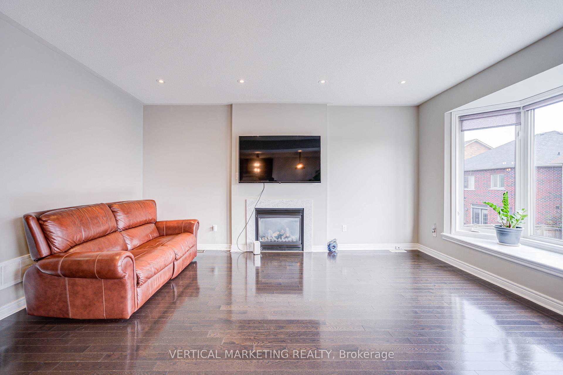Photo 19 of 141 Beckett Avenue, Markham, Berczy — HOMEH