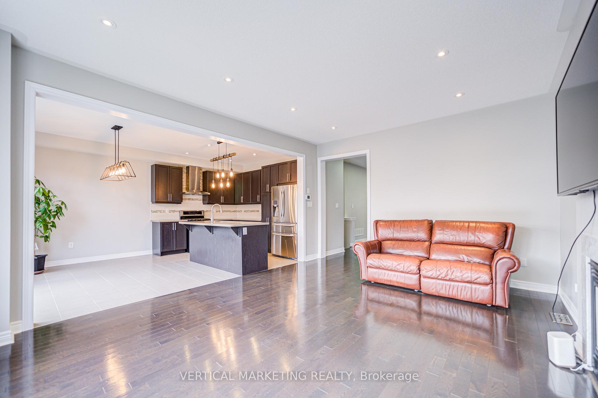 Photo 20 of 141 Beckett Avenue, Markham, Berczy — HOMEH