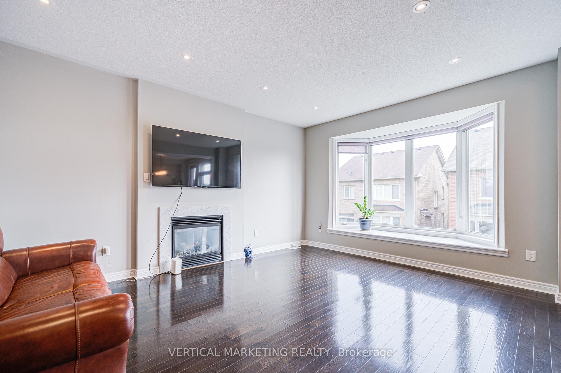 Photo 21 of 141 Beckett Avenue, Markham, Berczy — HOMEH