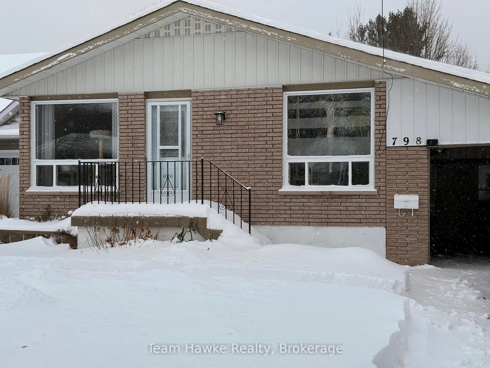 Photo 1 of 798 Quebec Street, Midland — HOMEH