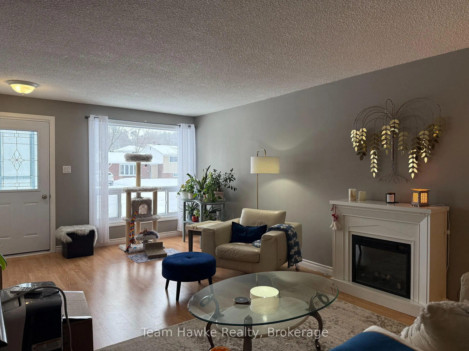 Photo 2 of 798 Quebec Street, Midland — HOMEH