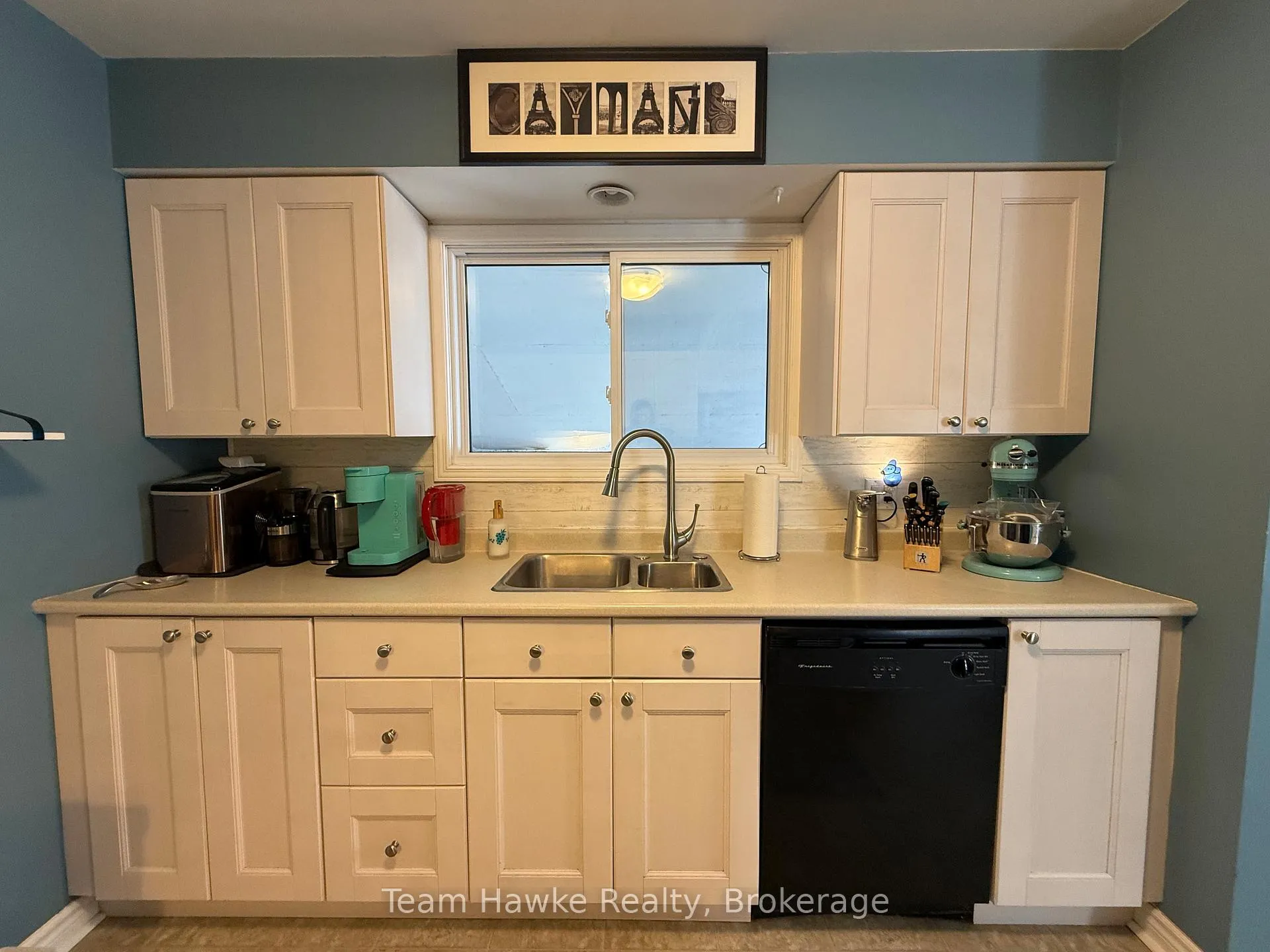 Photo 10 of 798 Quebec Street, Midland — HOMEH