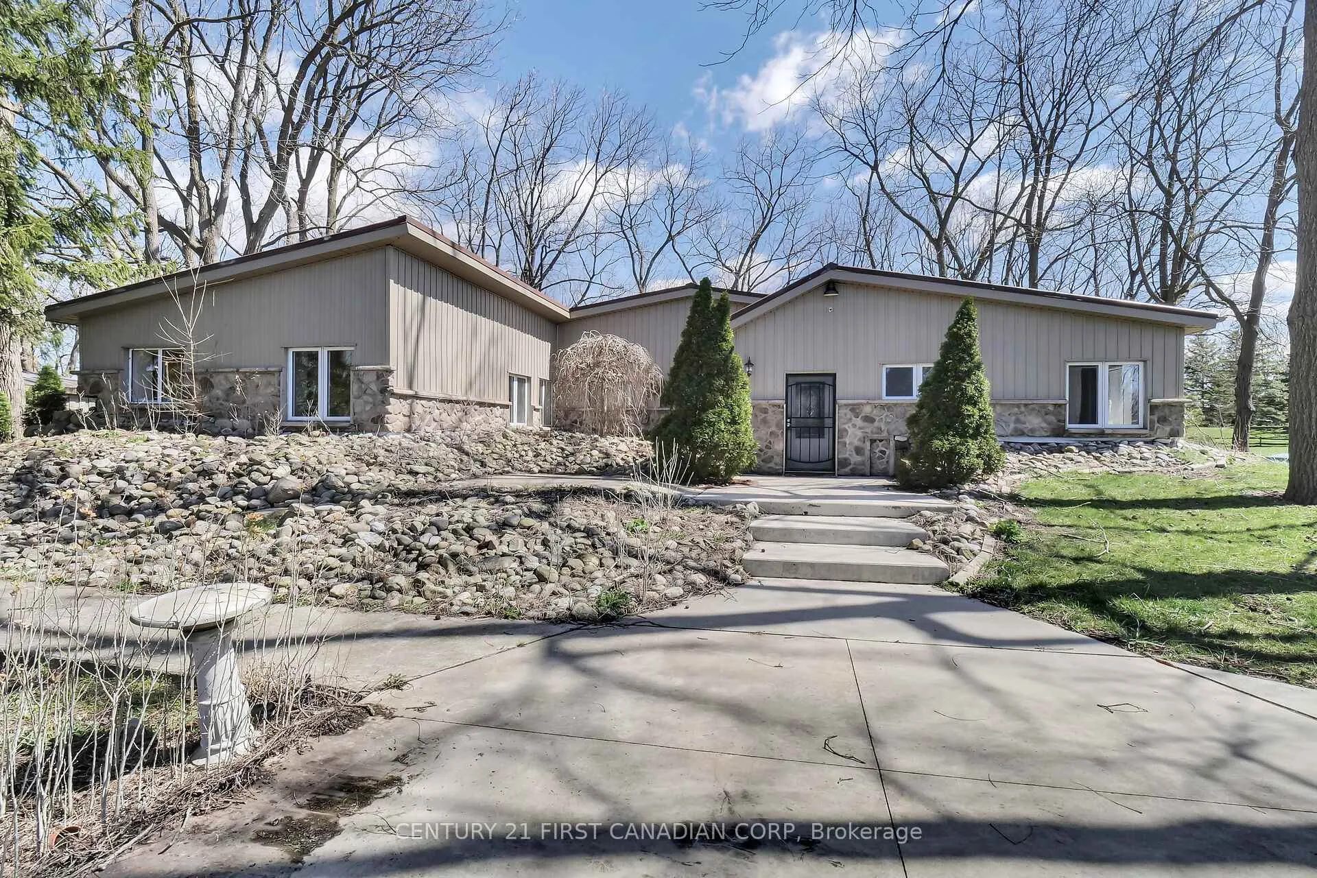 Photo 2 of 23992 Denfield Road, Middlesex Centre, Denfield — HOMEH