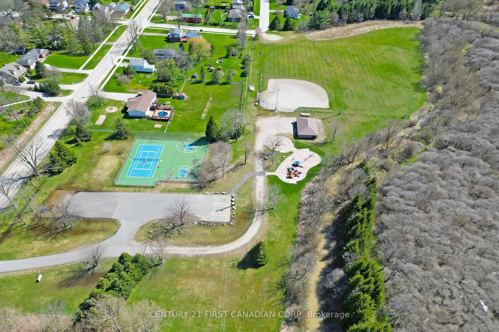 Photo 36 of 23992 Denfield Road, Middlesex Centre, Denfield — HOMEH