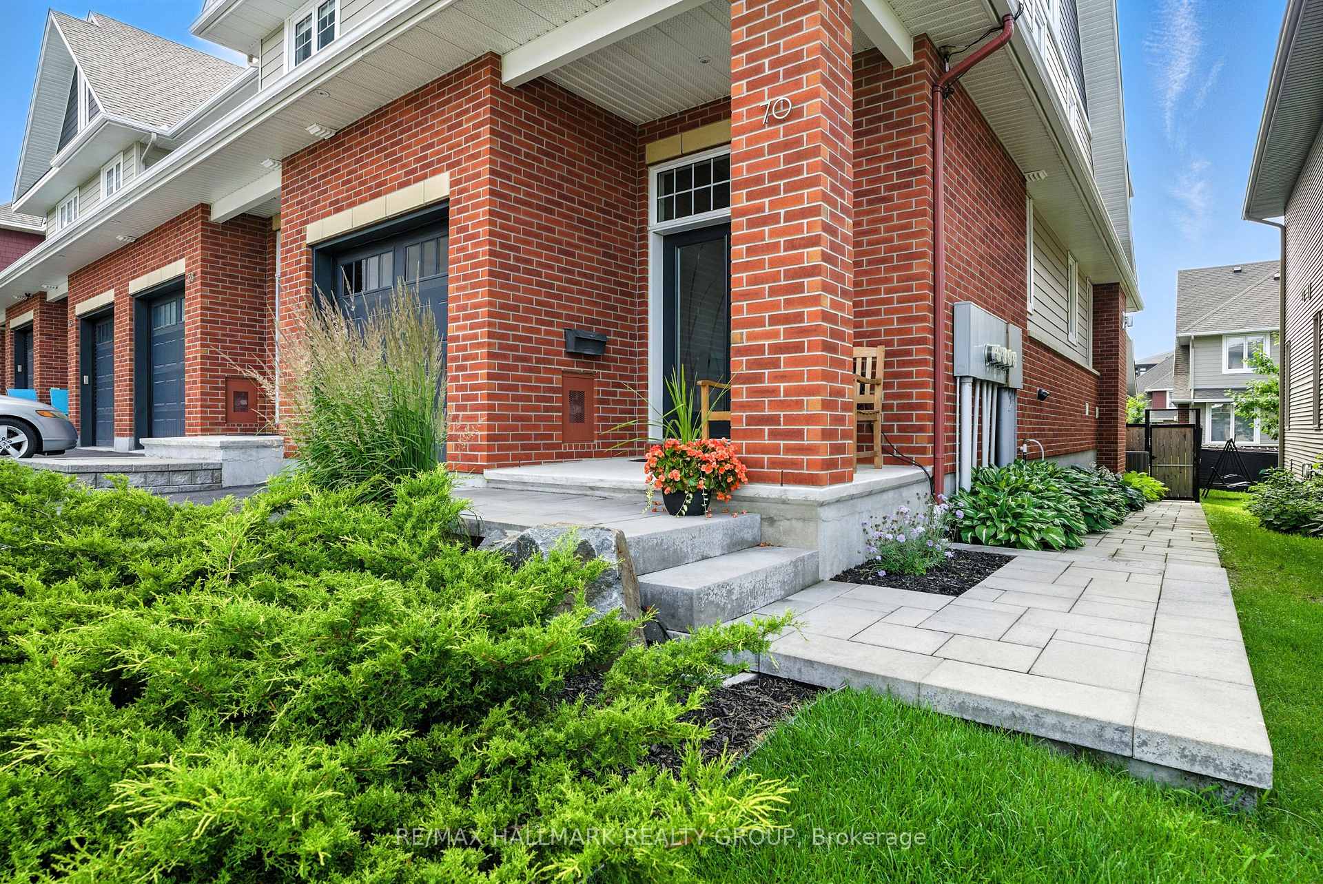 Photo 4 of 70 Arkose Street, Ottawa, Kanata - Kanata Lakes/Heritage Hills — HOMEH