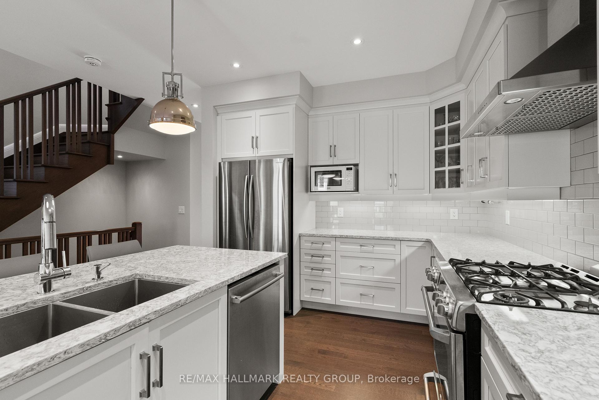 Photo 10 of 70 Arkose Street, Ottawa, Kanata - Kanata Lakes/Heritage Hills — HOMEH