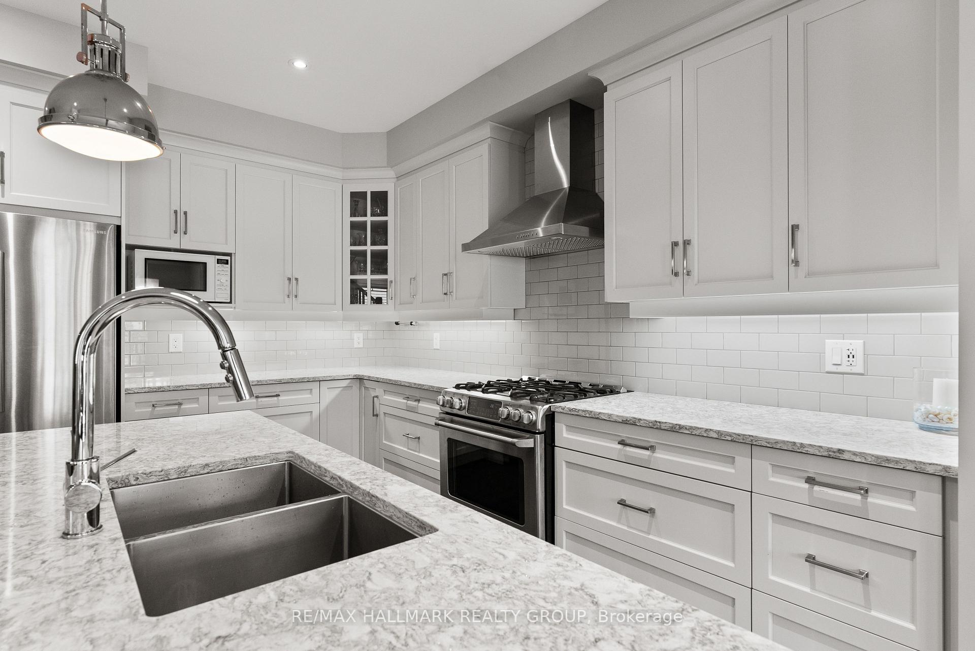 Photo 11 of 70 Arkose Street, Ottawa, Kanata - Kanata Lakes/Heritage Hills — HOMEH