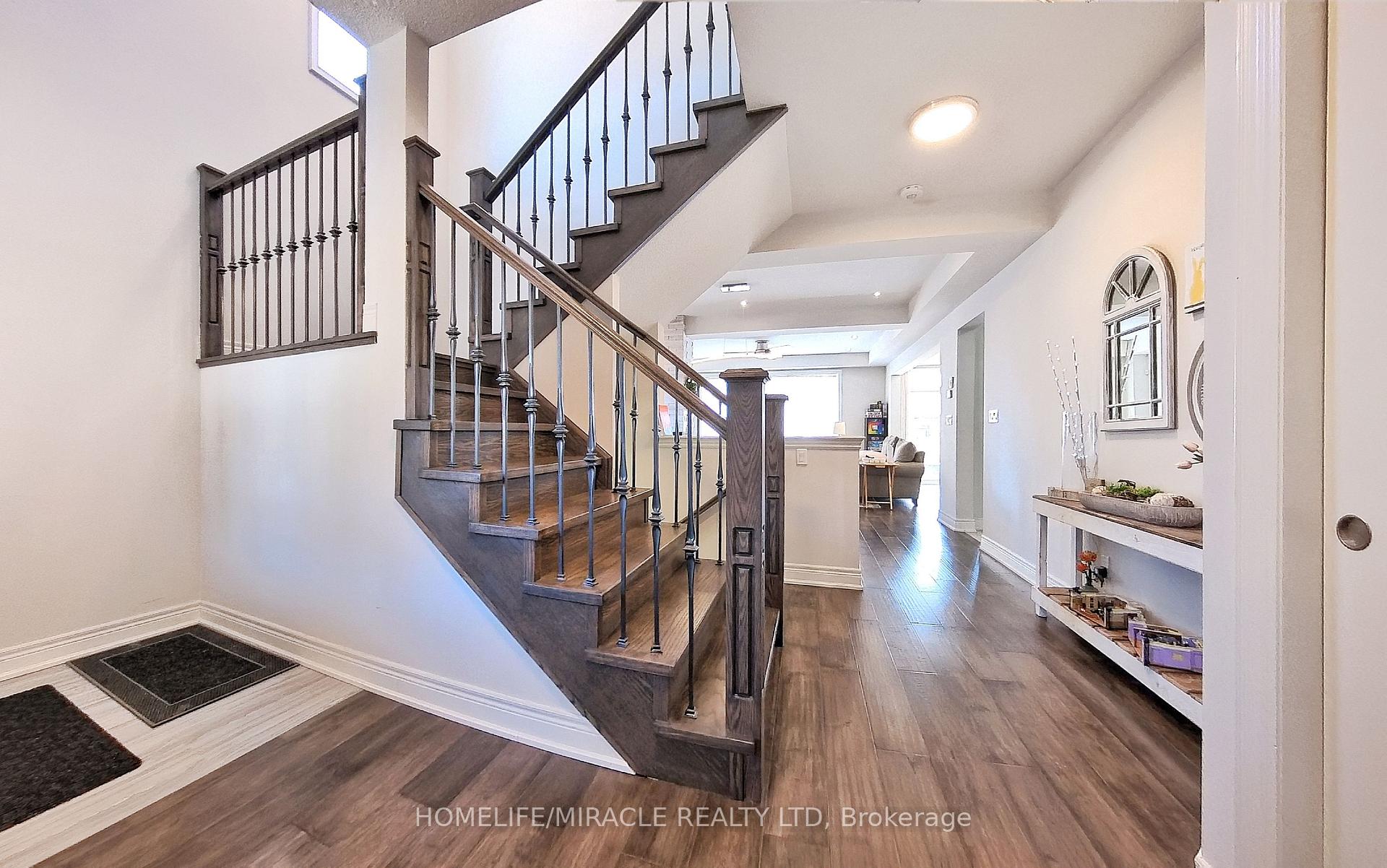 Photo 3 of 117 Eaglecrest Street, Kitchener — HOMEH