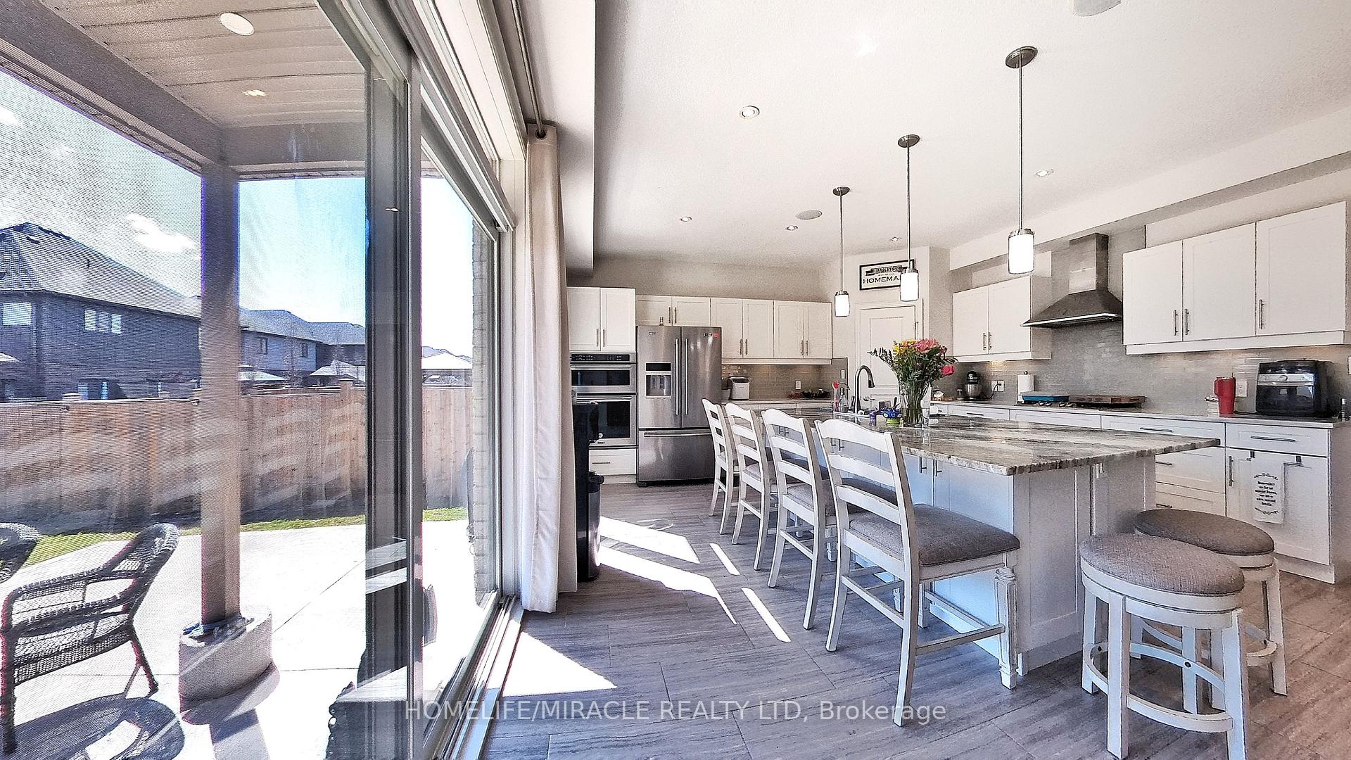 Photo 13 of 117 Eaglecrest Street, Kitchener — HOMEH