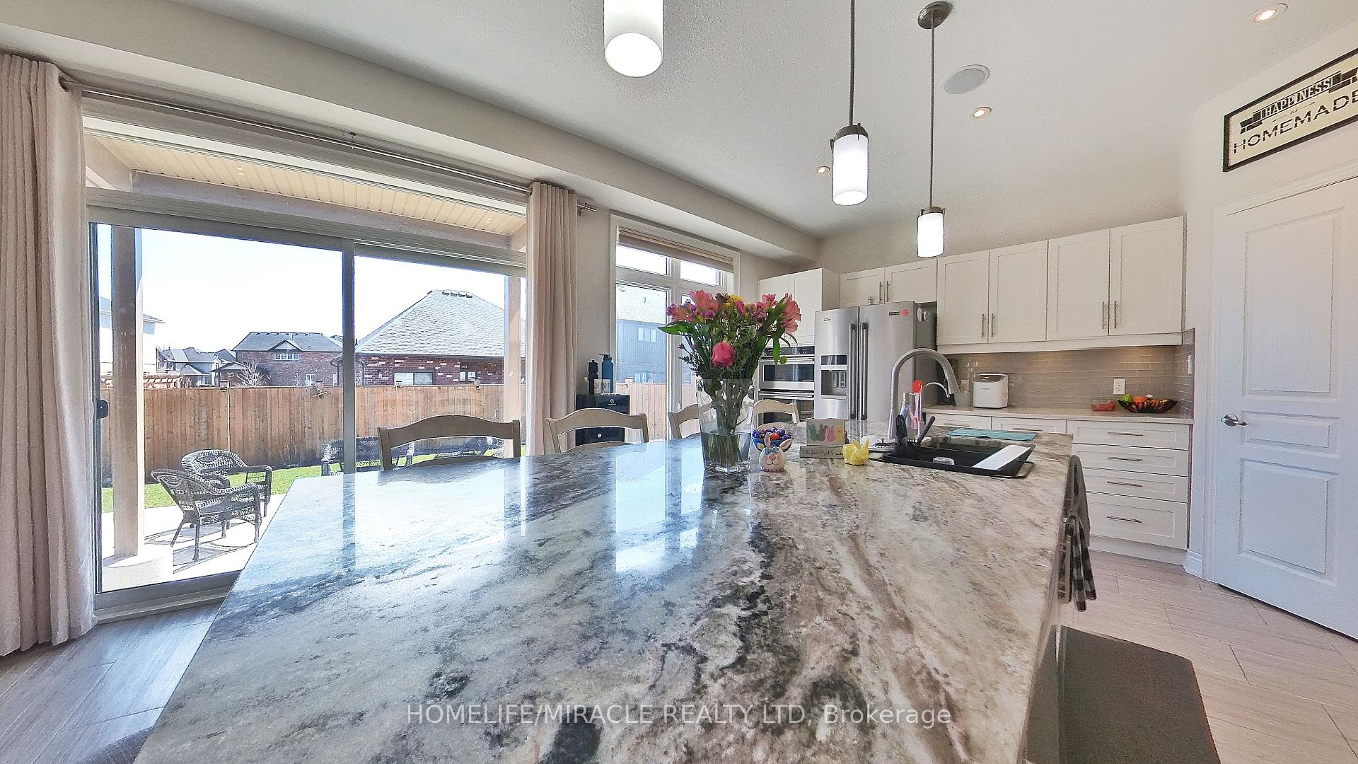 Photo 20 of 117 Eaglecrest Street, Kitchener — HOMEH