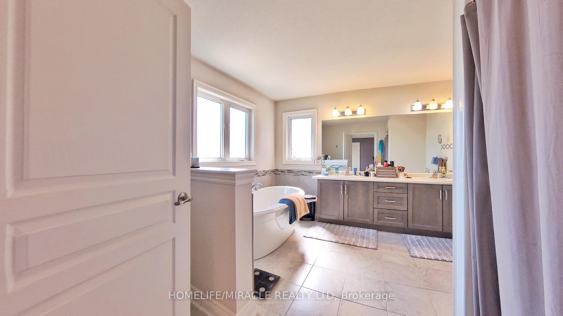 Photo 31 of 117 Eaglecrest Street, Kitchener — HOMEH