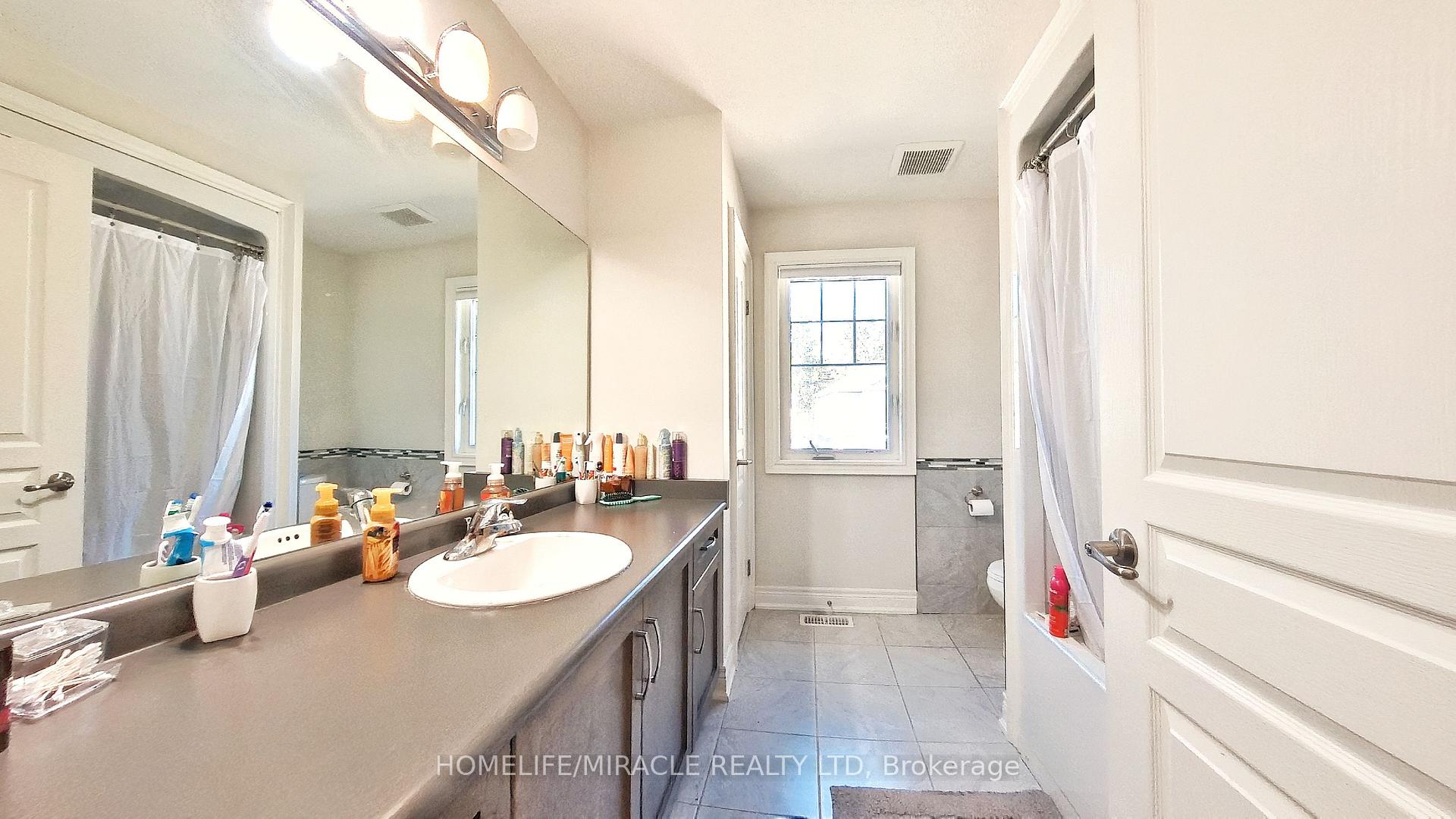 Photo 35 of 117 Eaglecrest Street, Kitchener — HOMEH