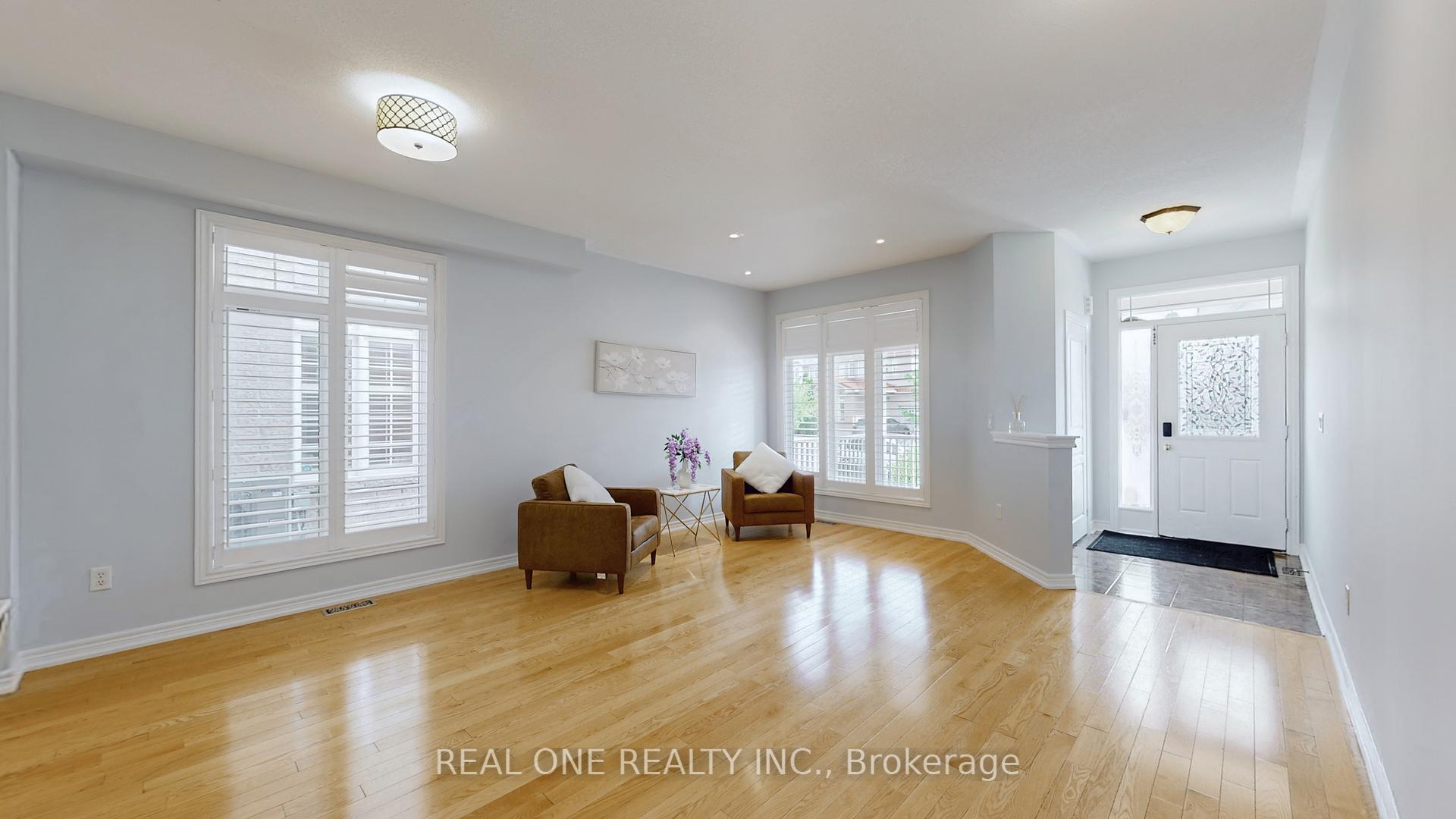 Photo 3 of 10 Willow Landing, Markham, Greensborough — HOMEH