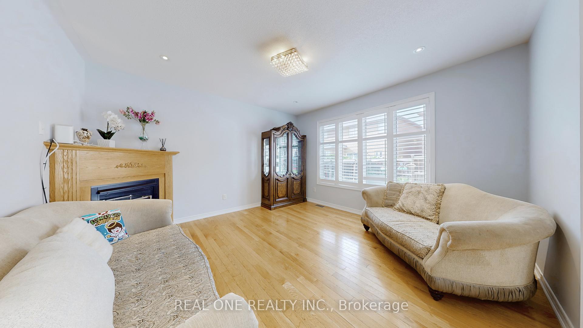 Photo 6 of 10 Willow Landing, Markham, Greensborough — HOMEH