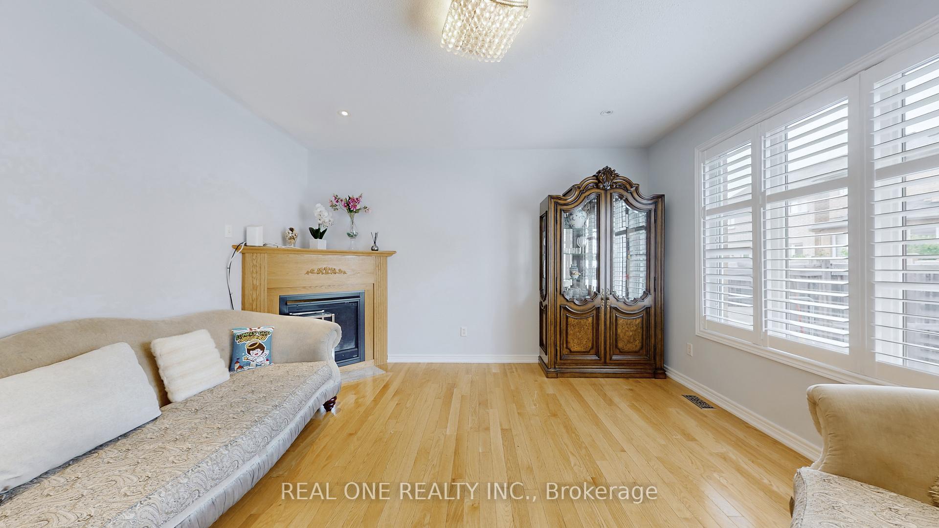 Photo 7 of 10 Willow Landing, Markham, Greensborough — HOMEH