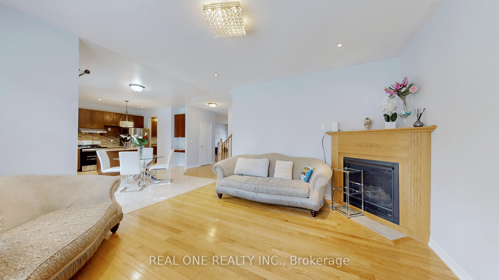 Photo 8 of 10 Willow Landing, Markham, Greensborough — HOMEH
