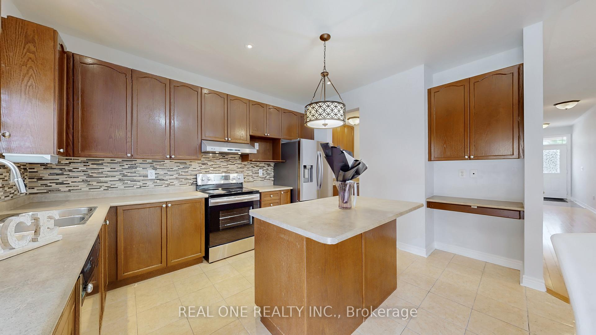 Photo 9 of 10 Willow Landing, Markham, Greensborough — HOMEH