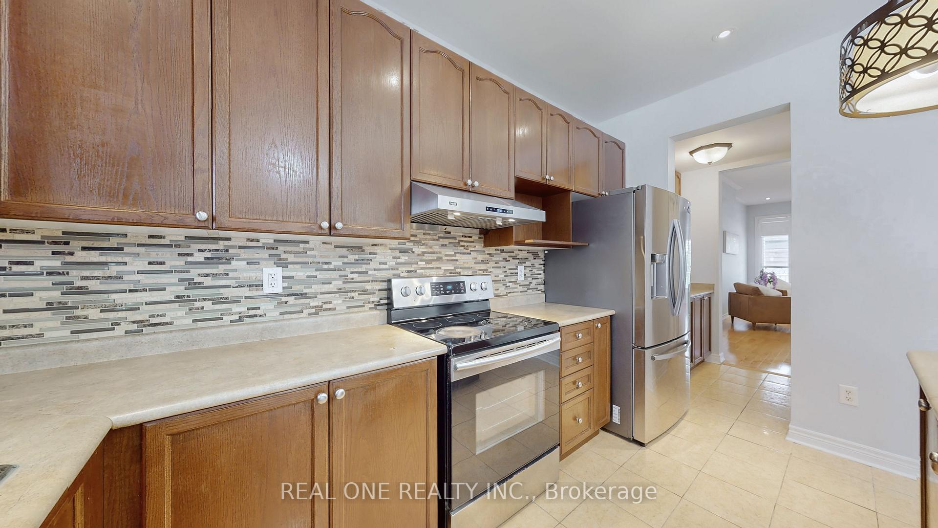 Photo 11 of 10 Willow Landing, Markham, Greensborough — HOMEH