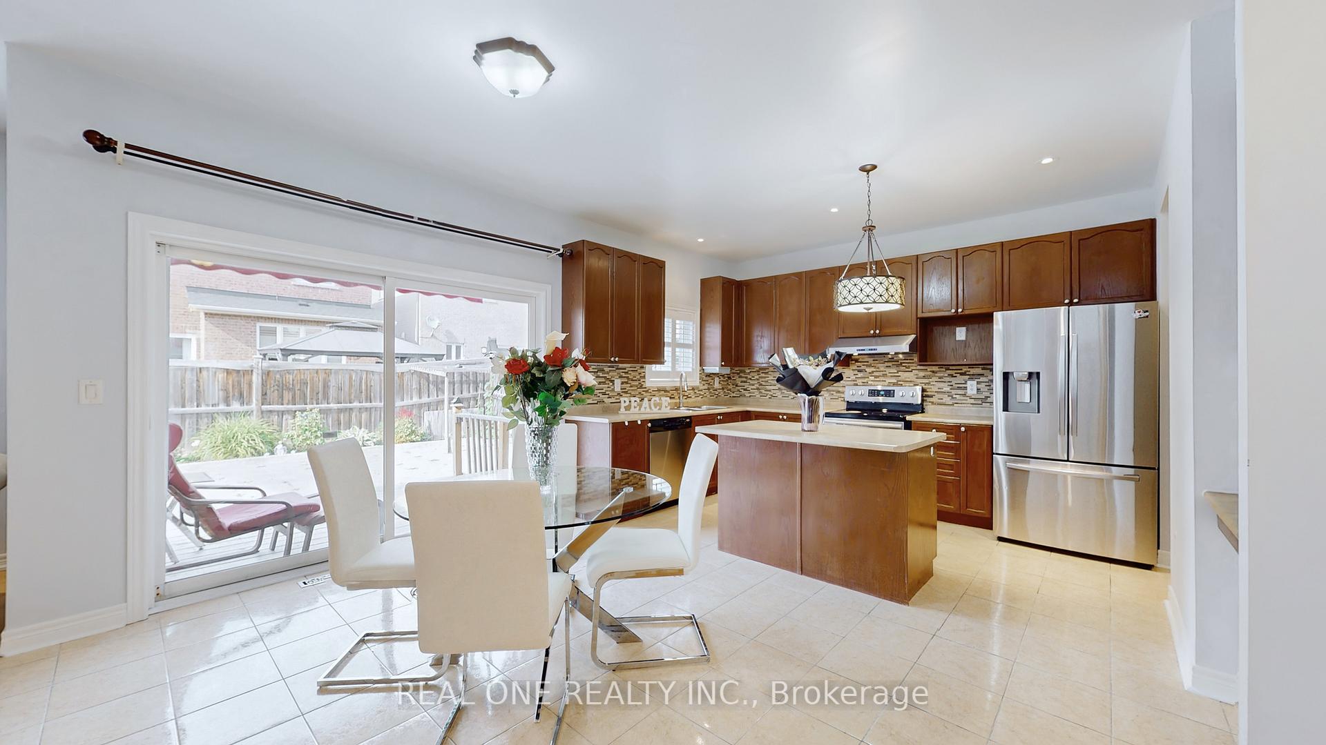 Photo 13 of 10 Willow Landing, Markham, Greensborough — HOMEH