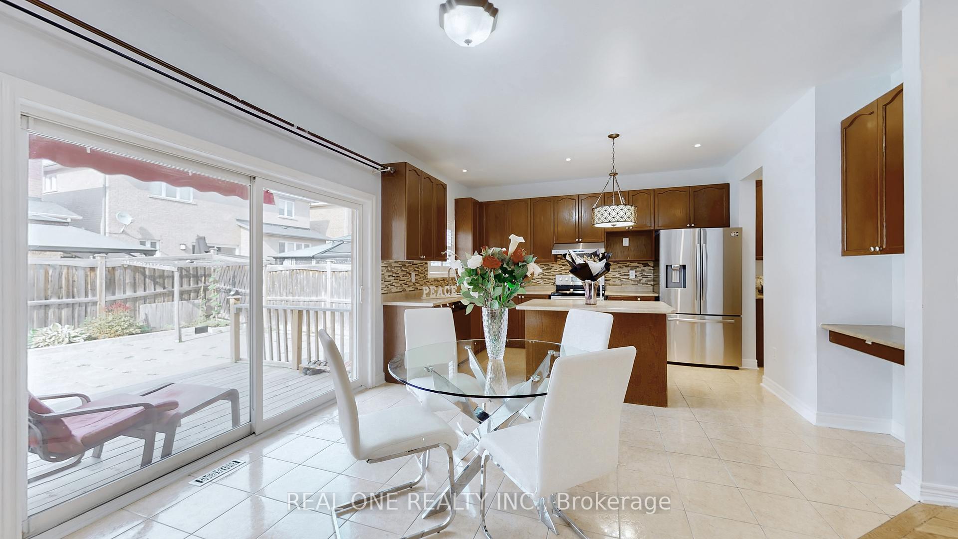 Photo 15 of 10 Willow Landing, Markham, Greensborough — HOMEH